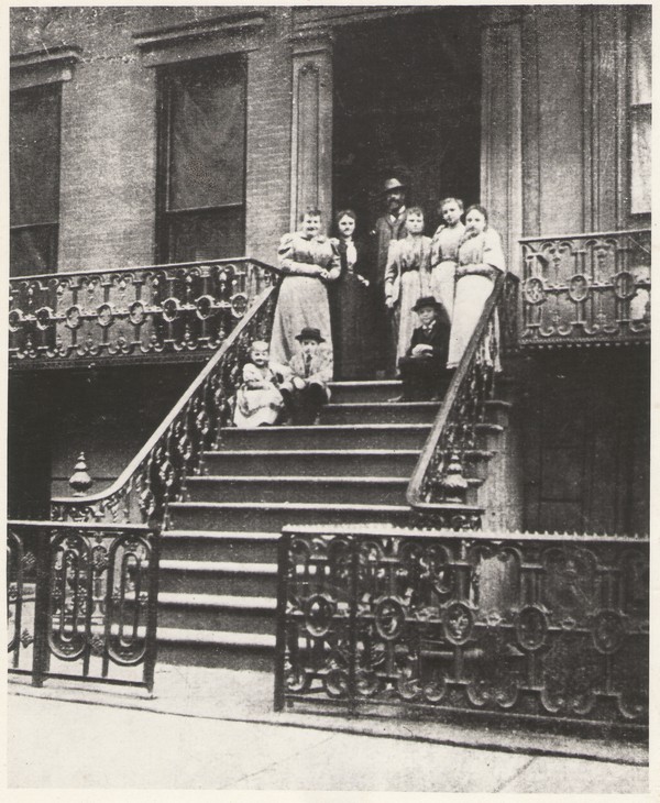 Dvorak and family in front of their New York City home. Image from MUZEUM ANTONÍNA DVOŘÁKA via Harmonie Online .