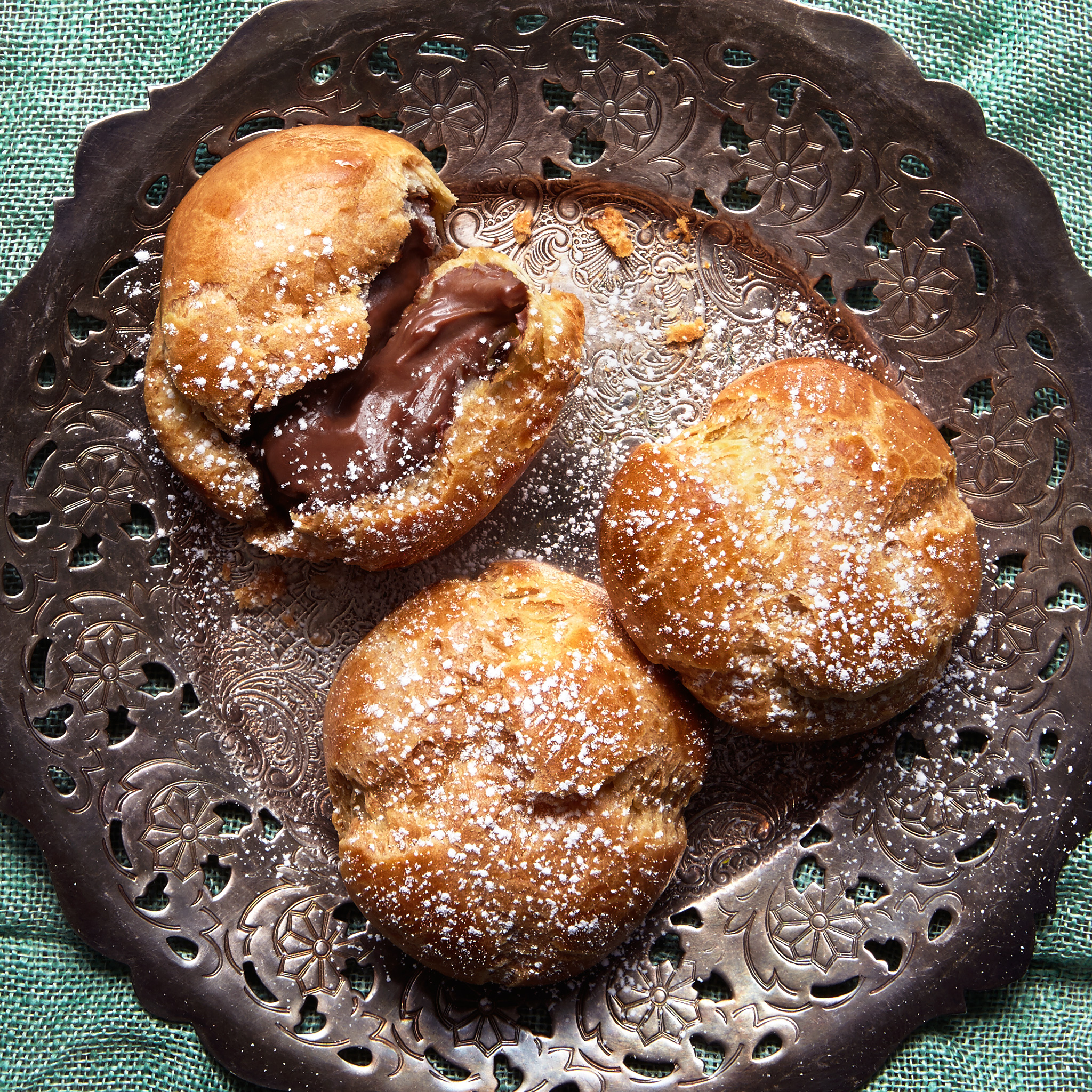 ChocolateFilledProfiterole_001.jpeg