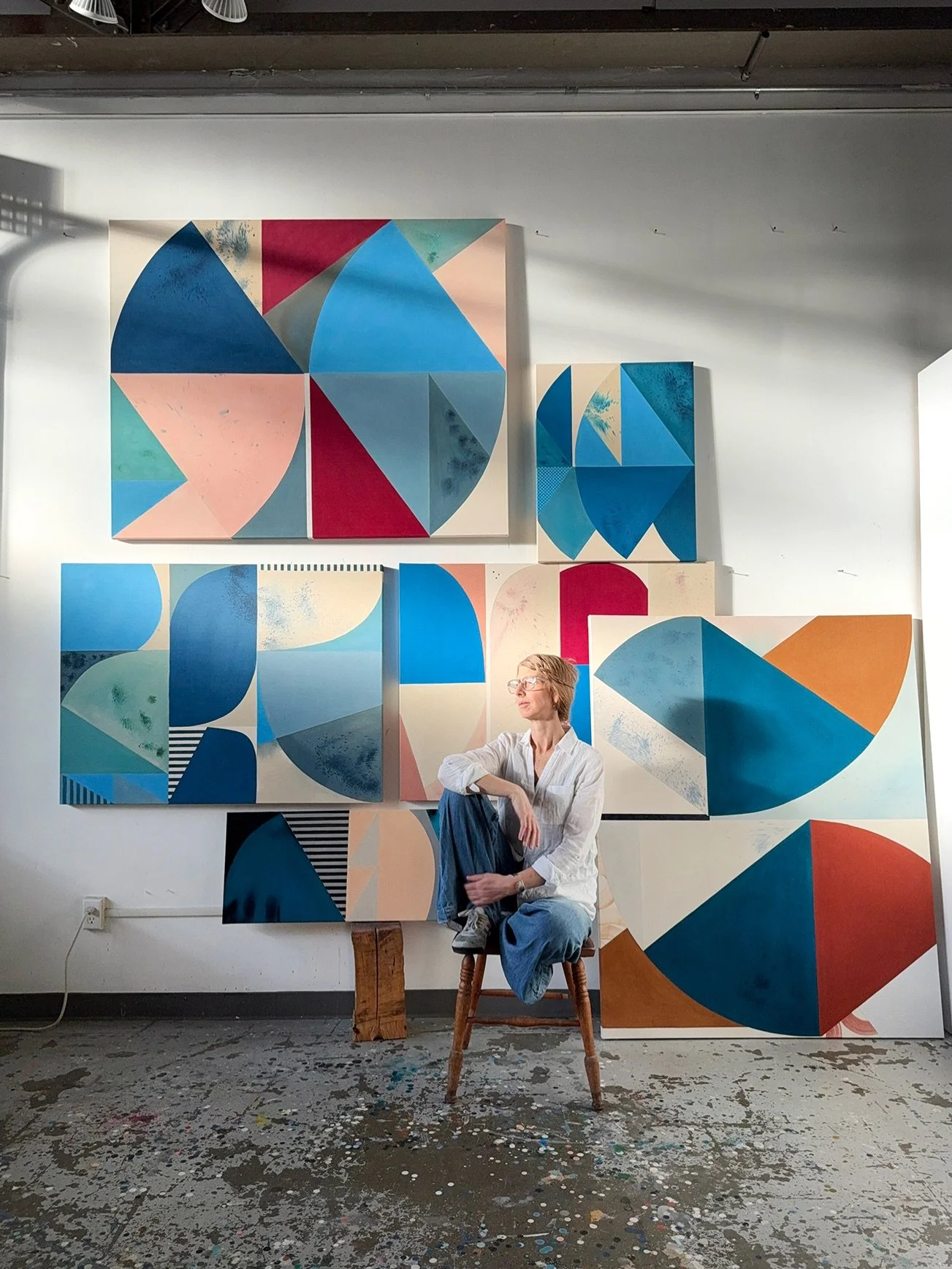MOMENTS 

Introducing a collection of six new paintings.
I put so much energy and life into these paintings - Flip through to see some of the gorgeous detail!
#artiststudio #studioscene #abstractpainter #femaleartists