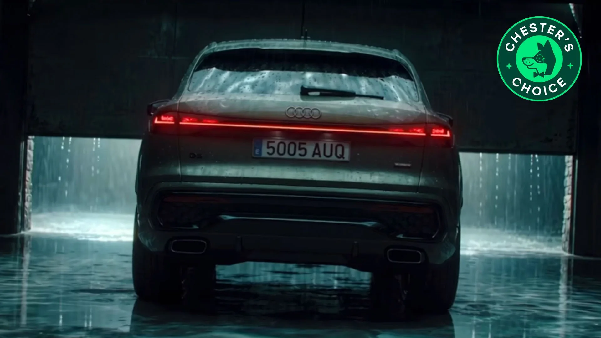 Audi Q5 Sportback I AI Commercial