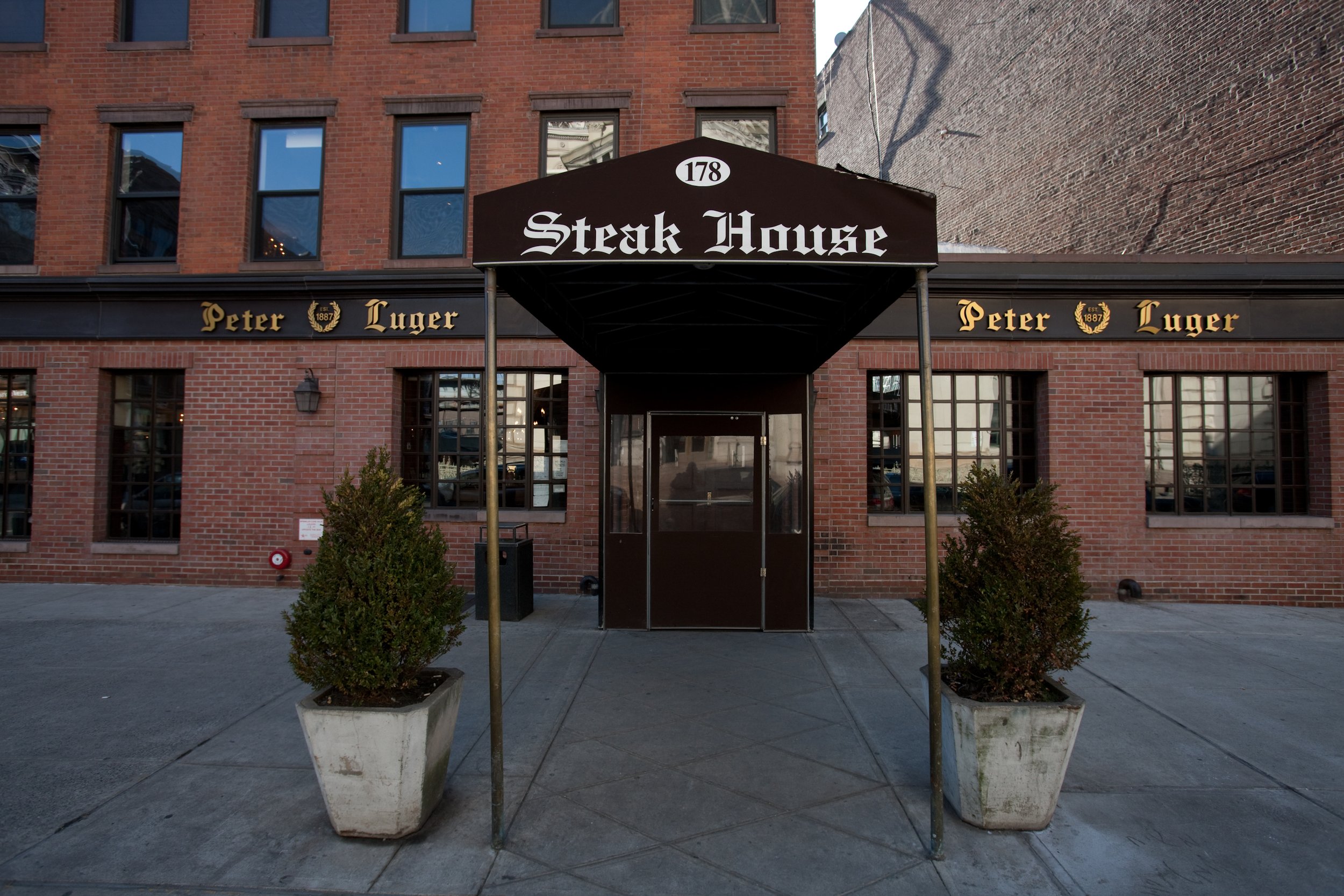 PETER LUGER STEAKHOUSE