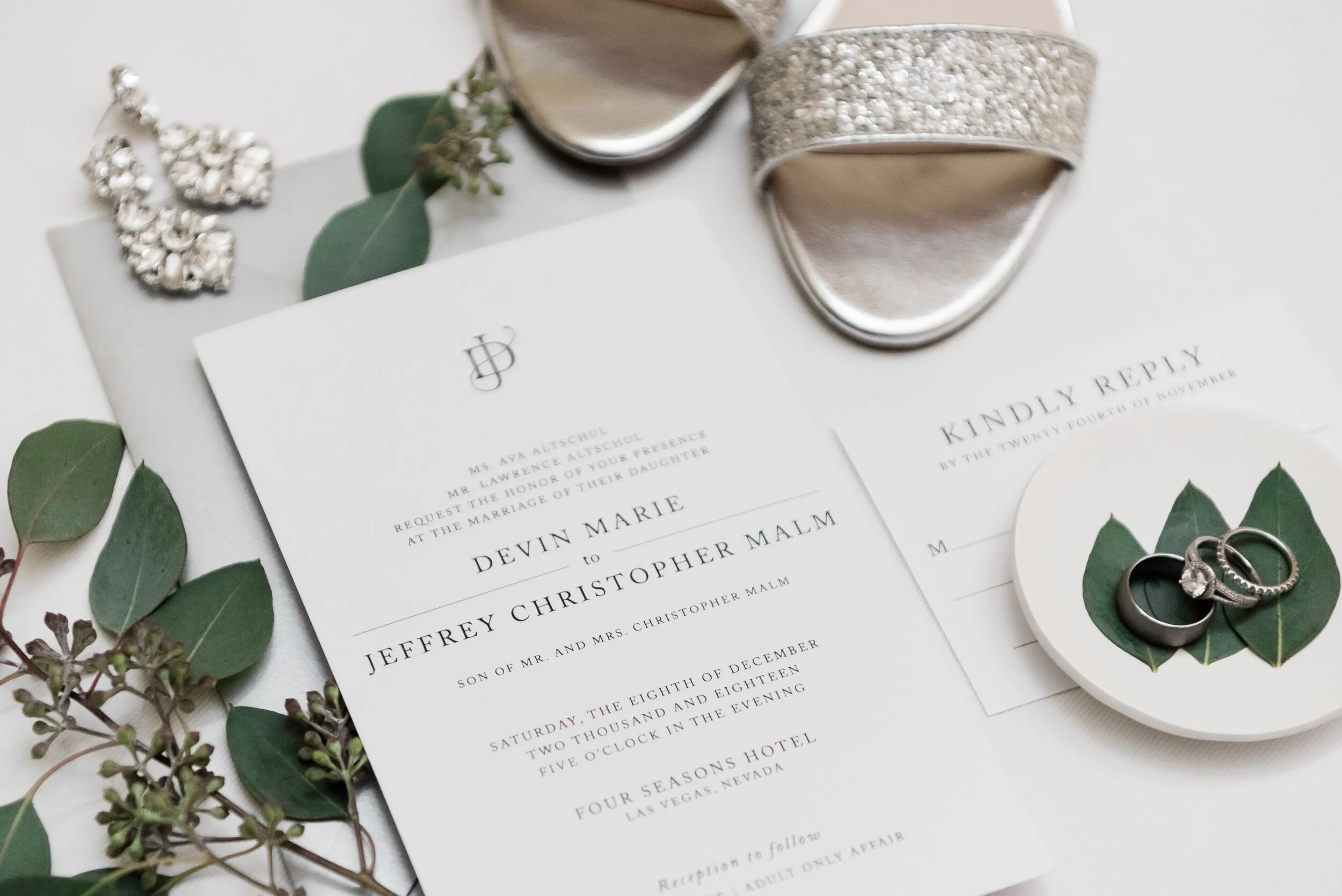  Various wedding invitation sets (photos: Kristen Marie Weddings &amp; Portraits) 