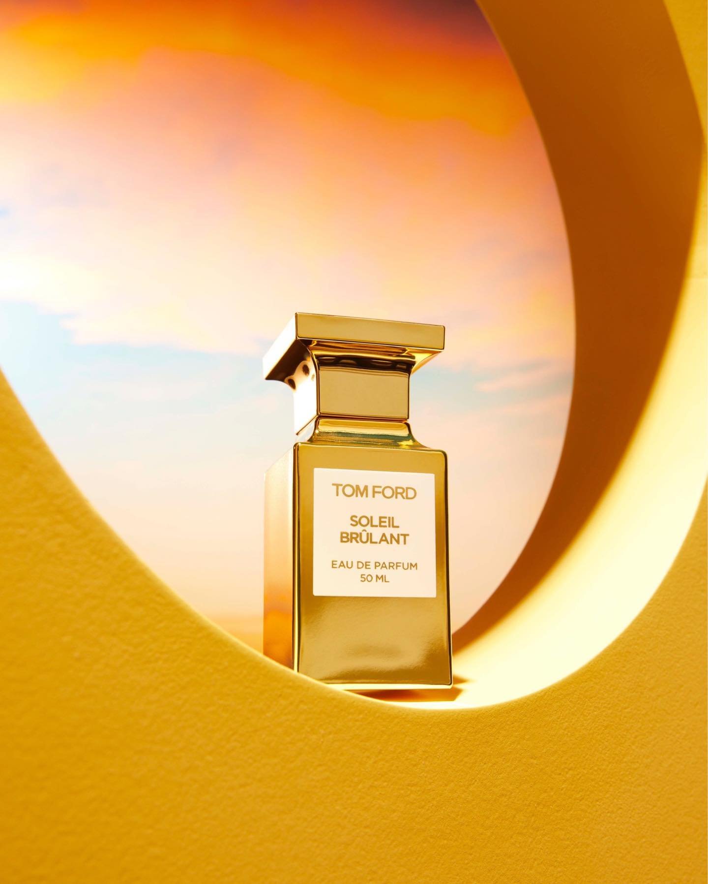 Golden hour for @neimanmarcus
#tomford

Styling: @phillip_groves_
Retouch: @spirit.ditch
Art direction: @lesliejubblaudo 

#dfwphotographer #beautyproducts #beautyphotography #productphotography #product #stilllife #editorial #dallas #texas