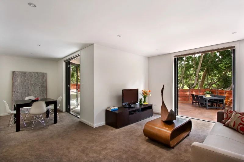 Use of the outside and clever furniture layout