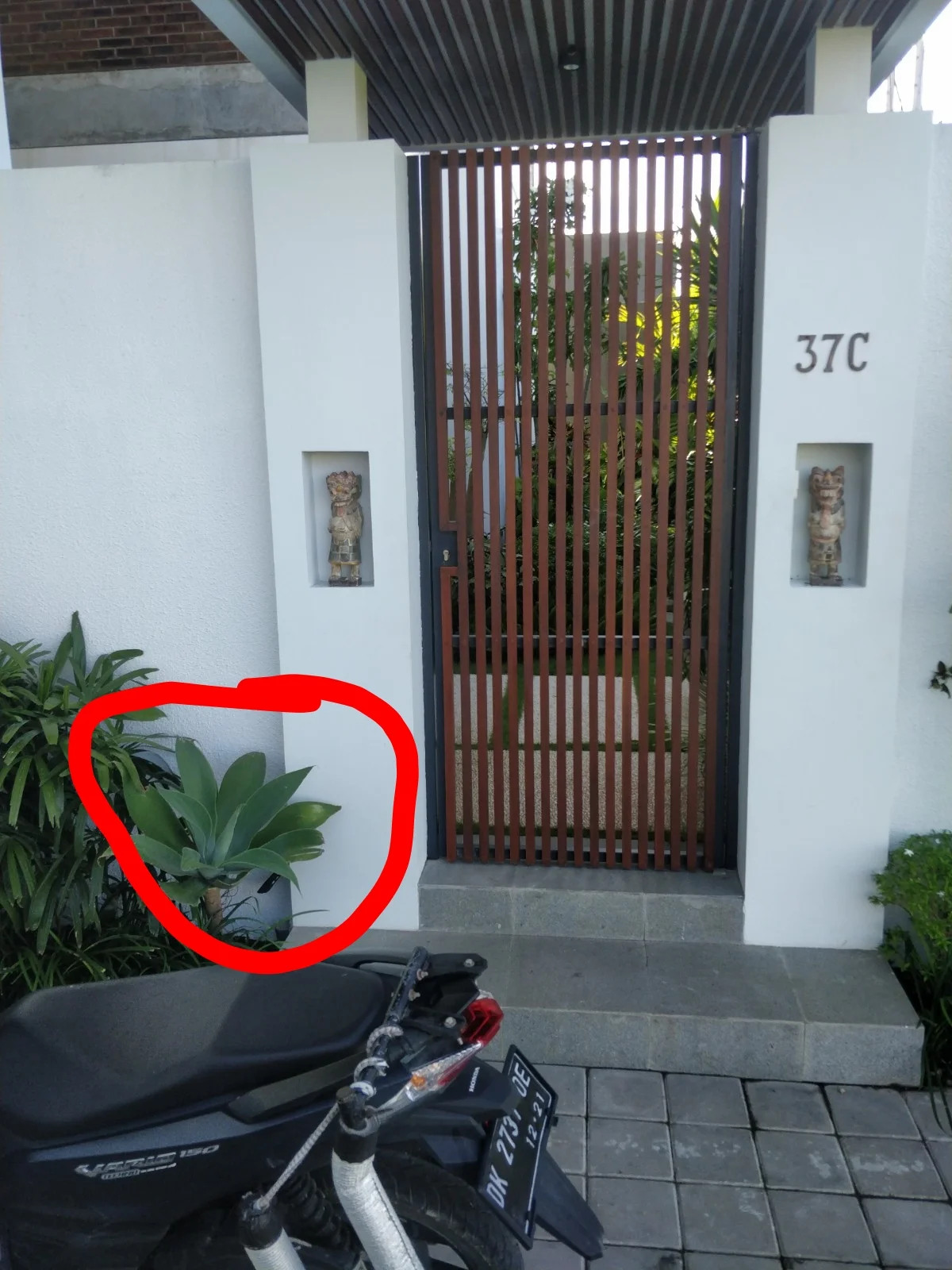 Villa Pakuk is number 37C. The parking bay on your right. The key box is circled. I would have given you the code previously. Welcome! and have a wonderful first night.&nbsp;