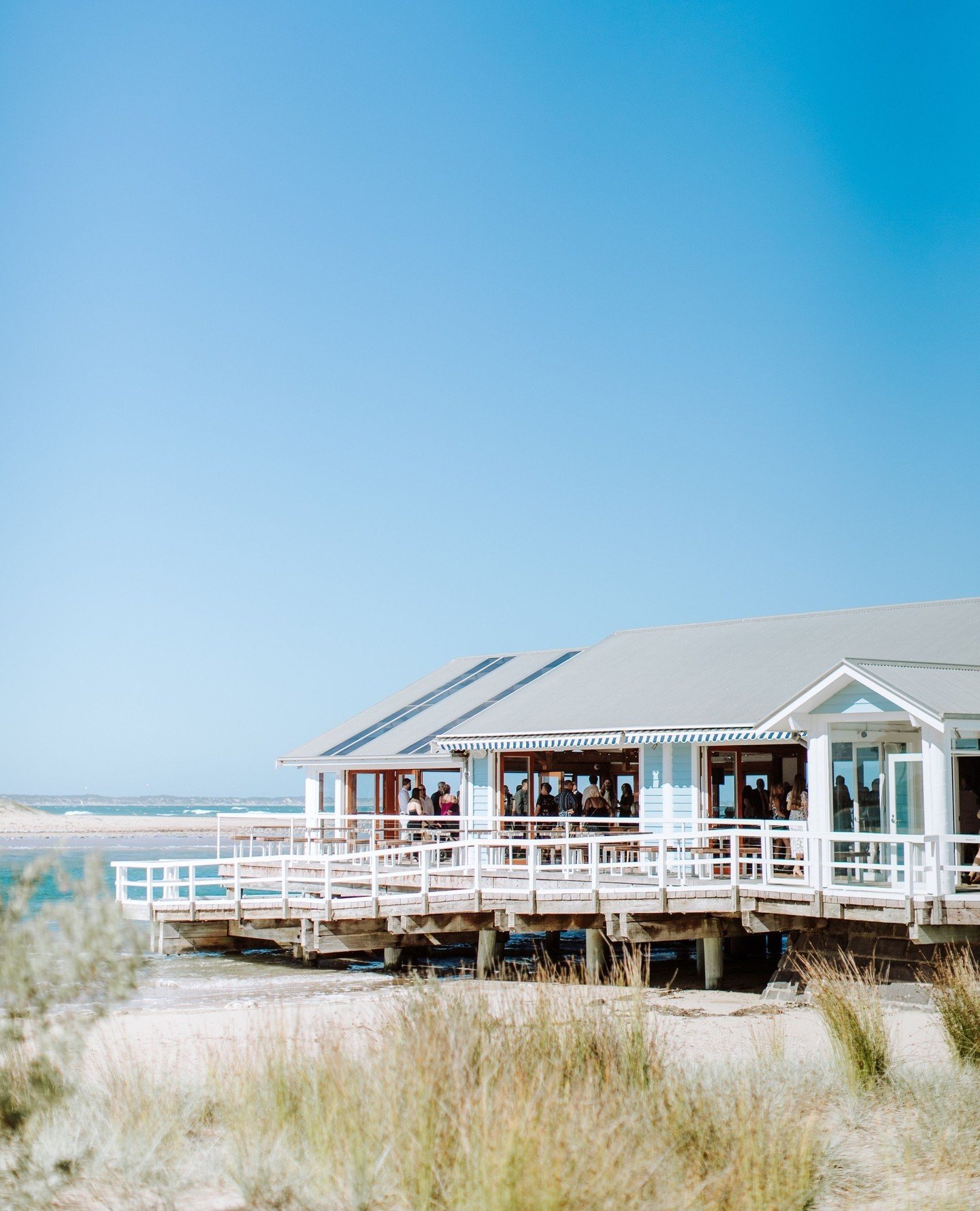 Happy Saturday Barwon Heads 💙⁠
⁠
📸 @edsloaneweddings