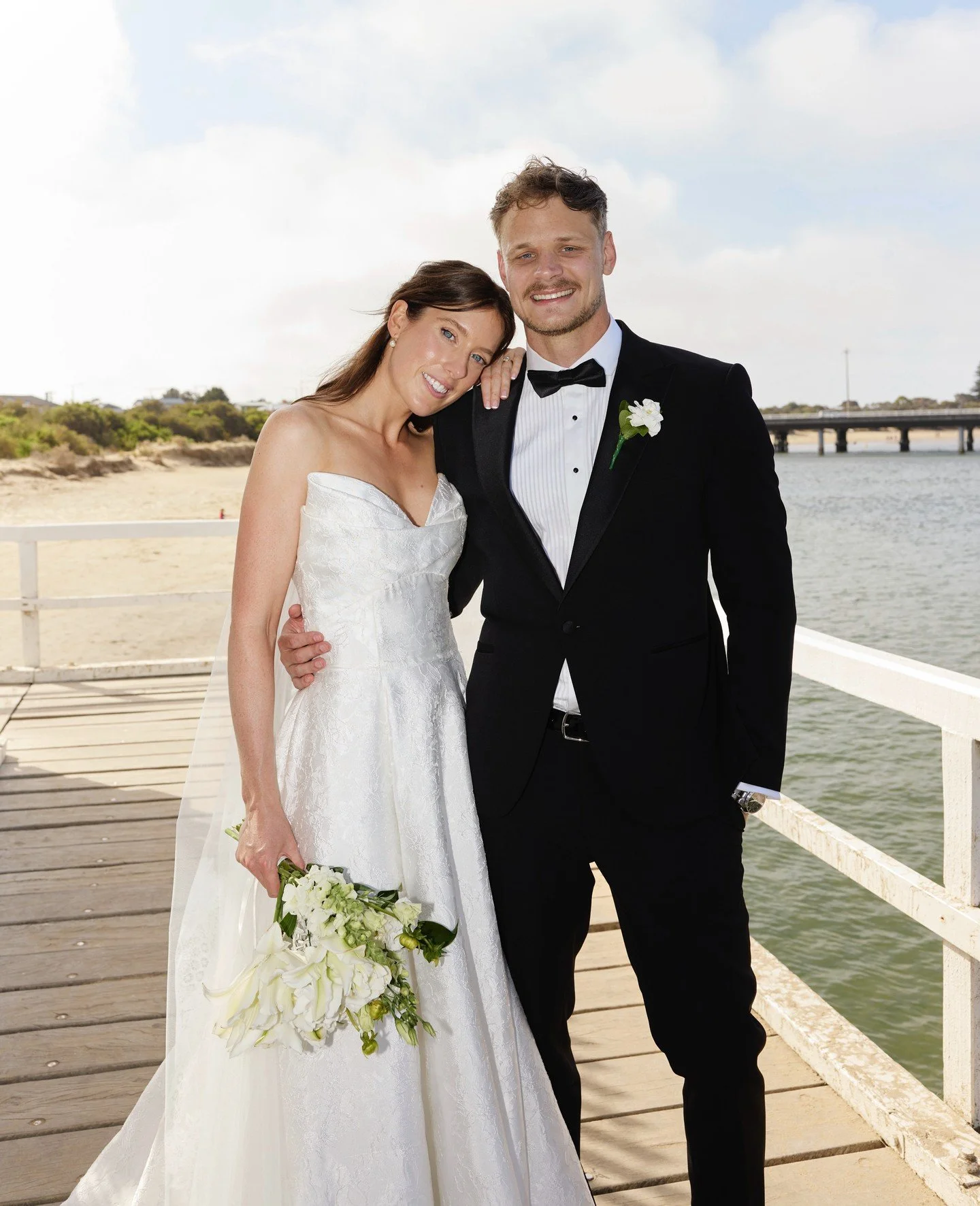 Julia &amp; Scott! 🌊🐚💙⁠
⁠
📸 @louloumemphis