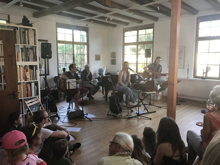 Konzert mit Franziska Buri bei uns in der Galerie klein openArt