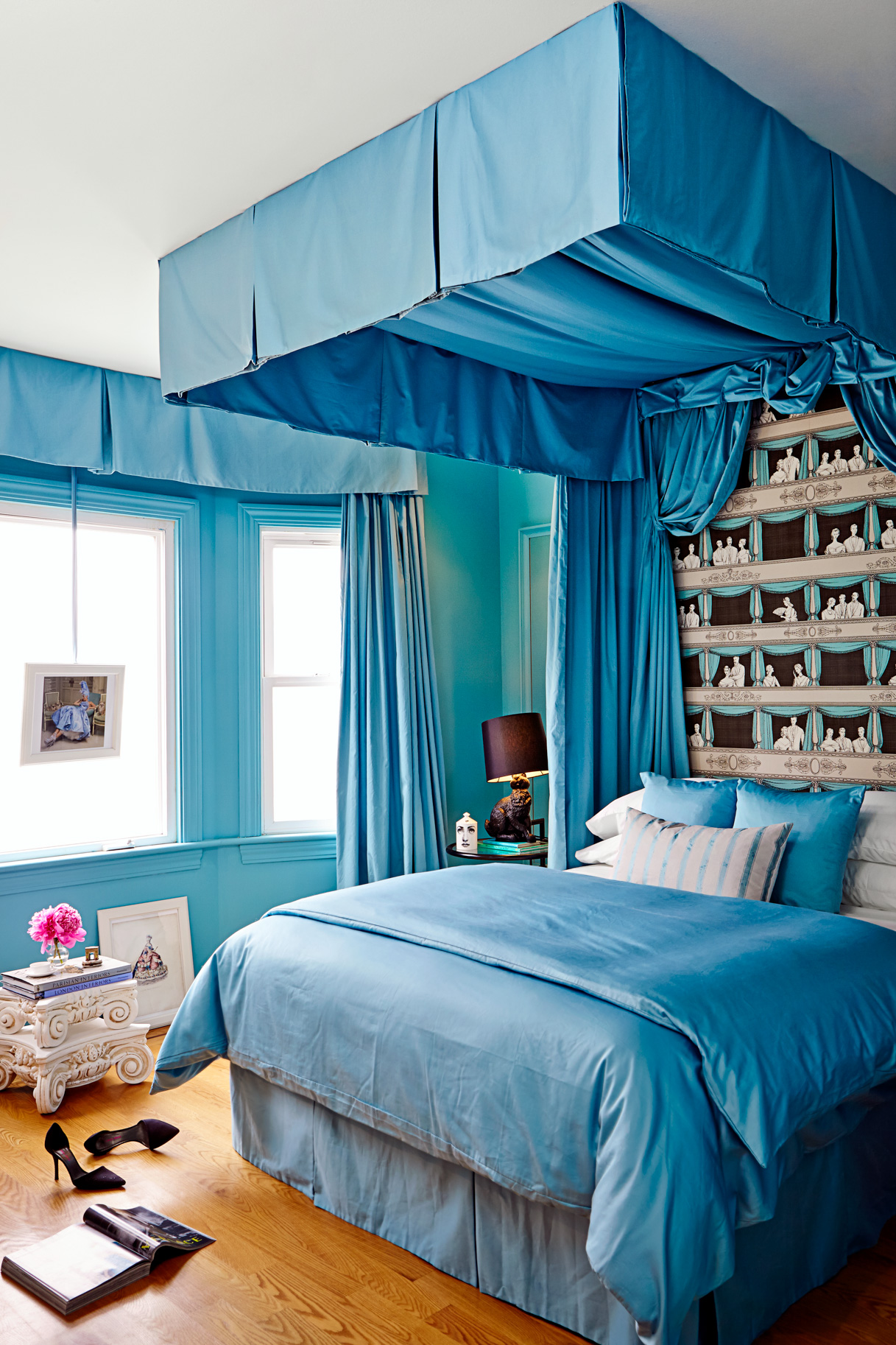 In the "Bleu" room traditional forms meet contemporary icons.