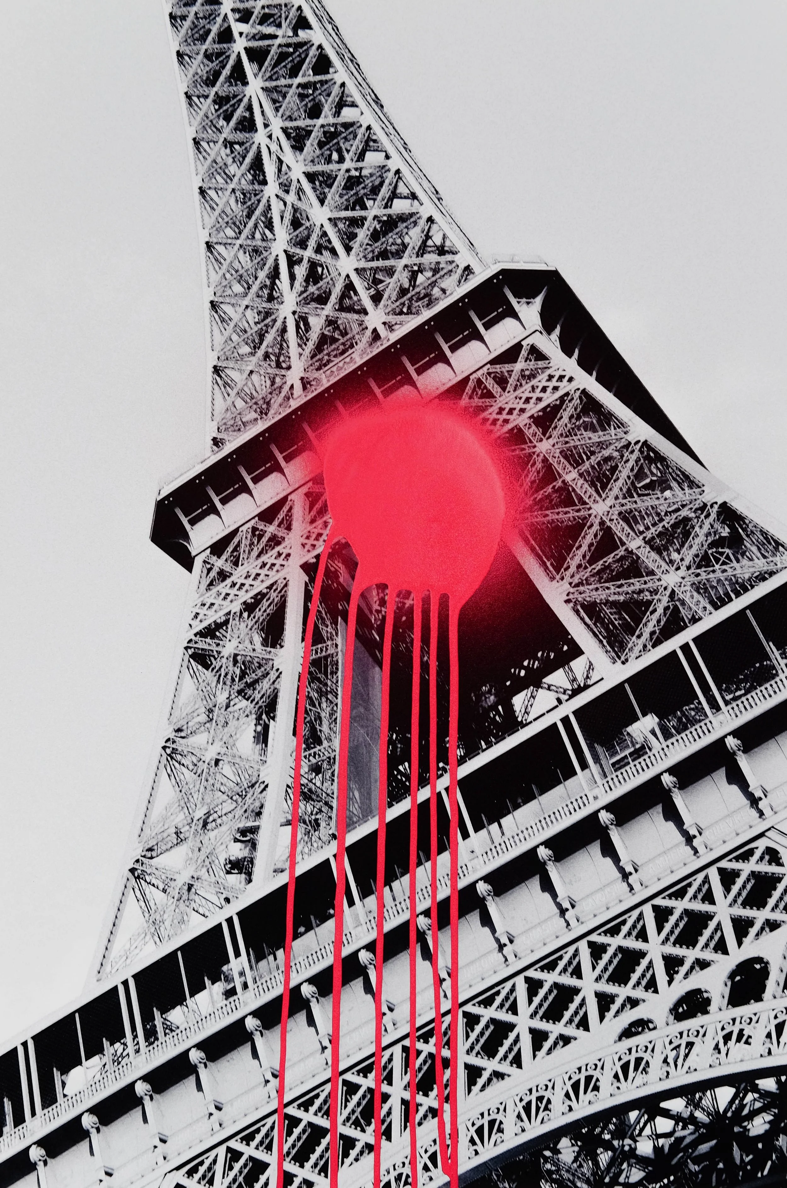 Eiffel en Rouge