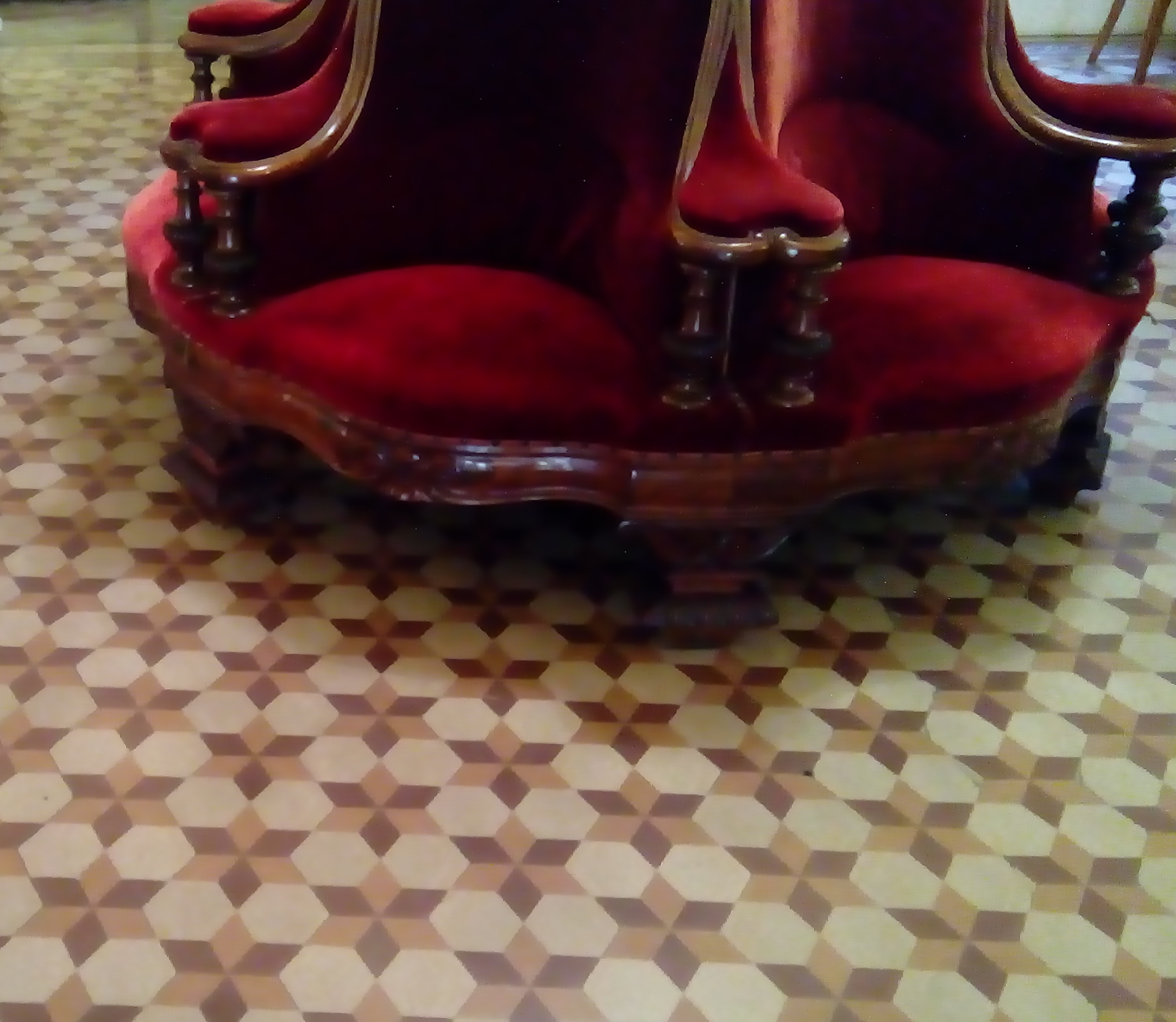 red divan cut eng.png
