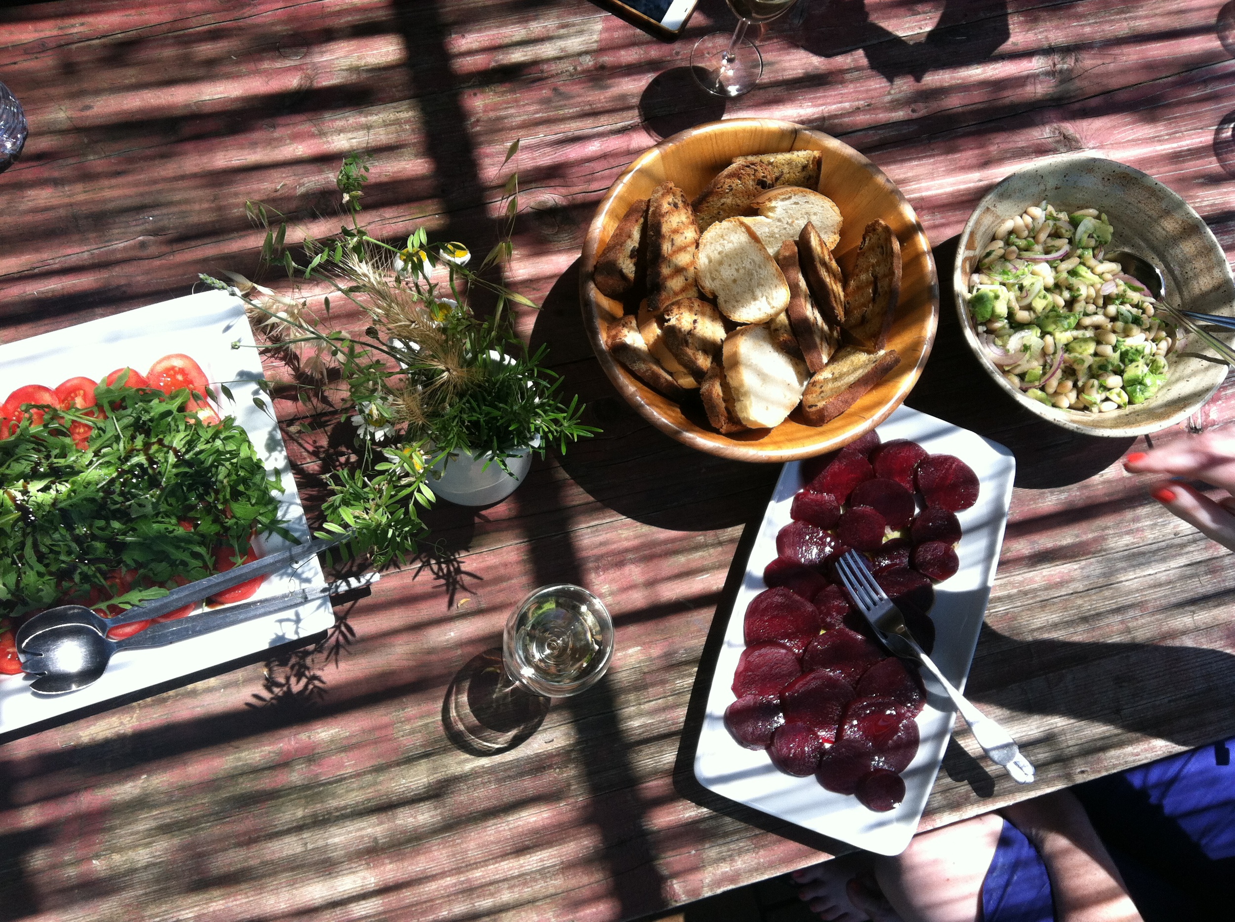 Lunch on the terrace | EAT.PRAY.MOVE Yoga Retreats | Tuscany, Italy