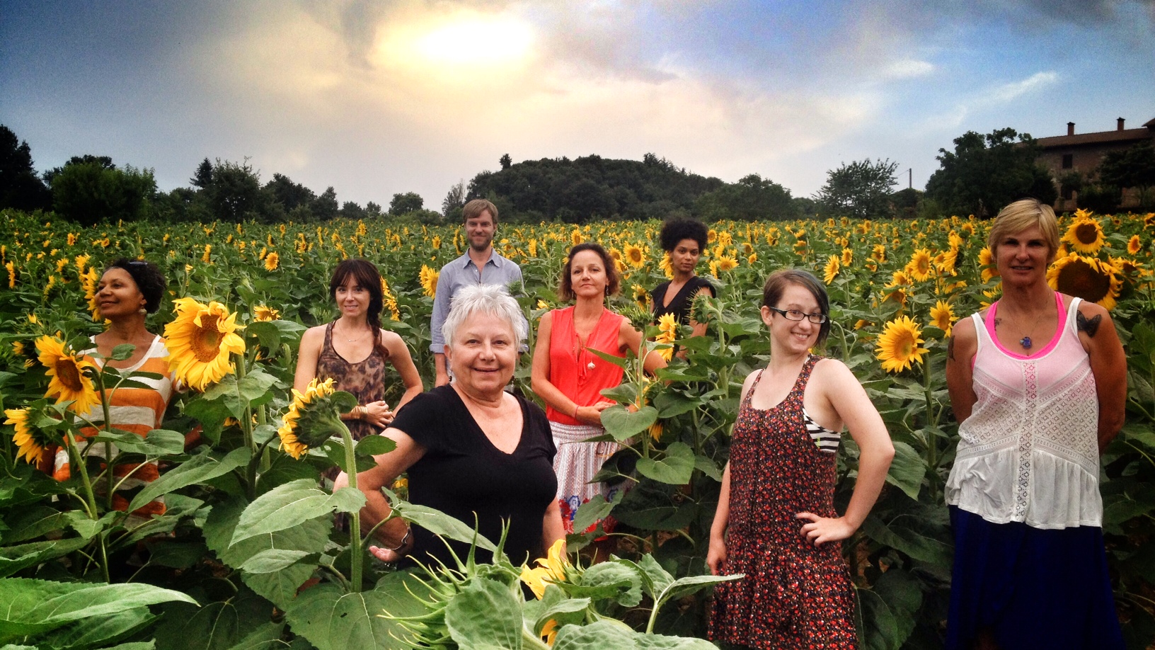 Guests in the sunflowers | EAT.PRAY.MOVE Yoga Retreats | Tuscany, Italy