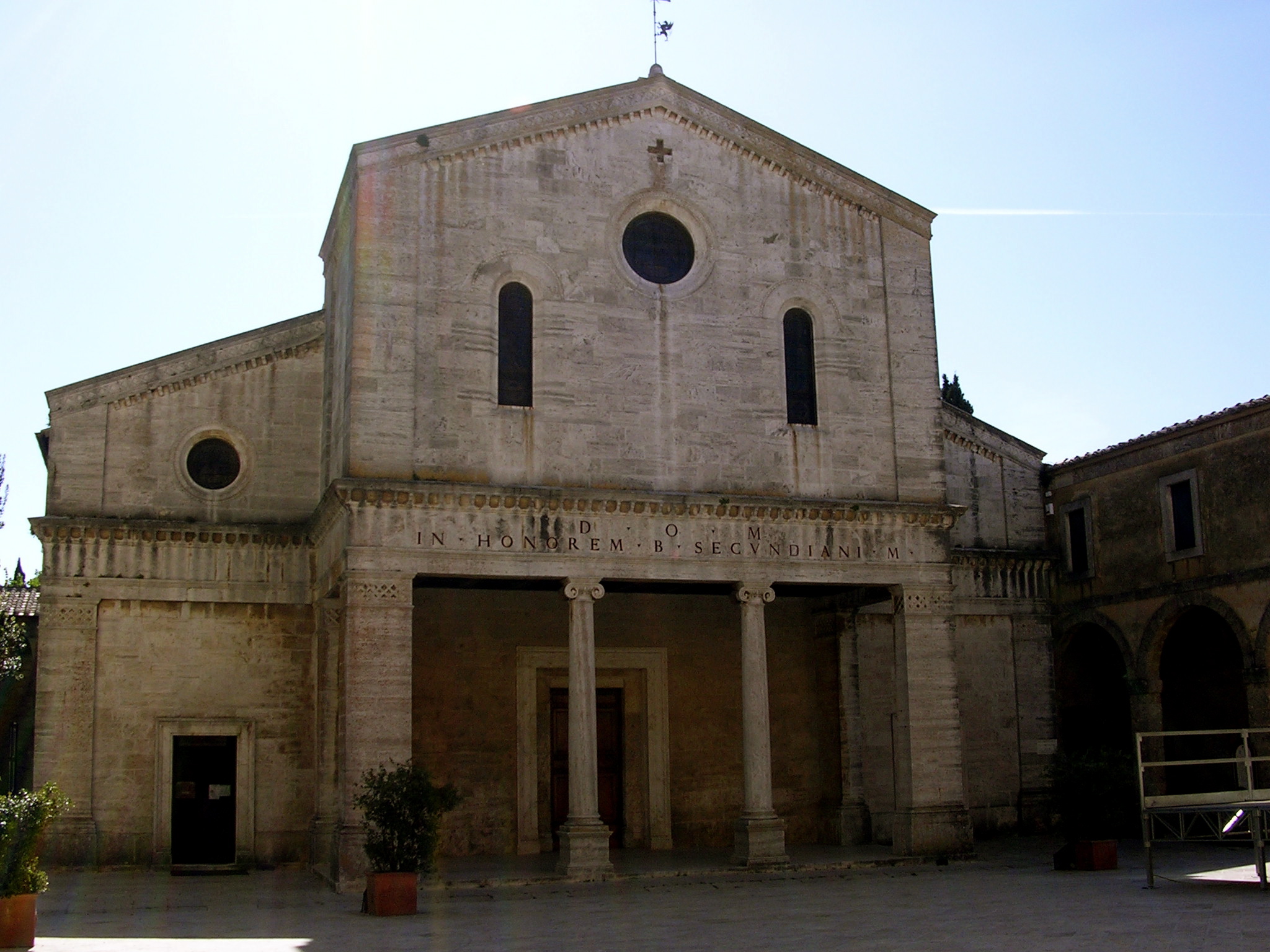 Learn about historic churches | EAT.PRAY.MOVE Yoga Retreats | Tuscany, Italy