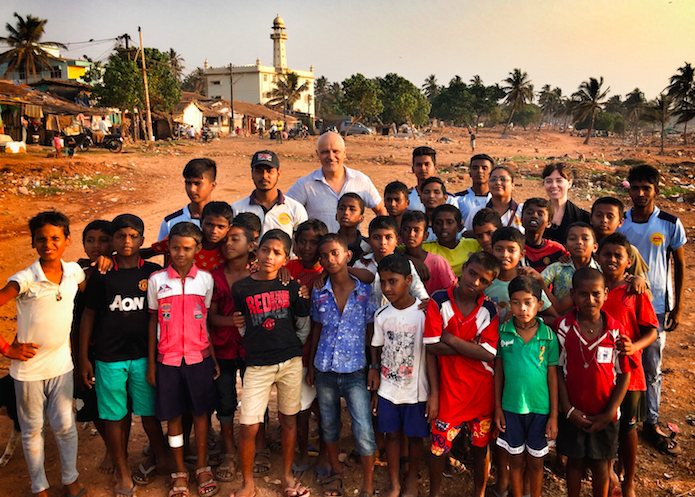 Erin & Julian with the children and leaders of Magic Bus, Baina Community