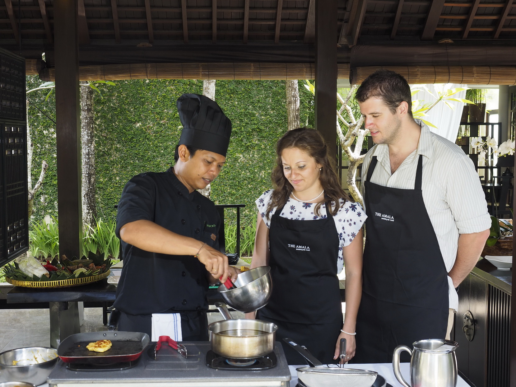 Balinese cooking demo | EAT.PRAY.MOVE Yoga | Bali, Indonesia