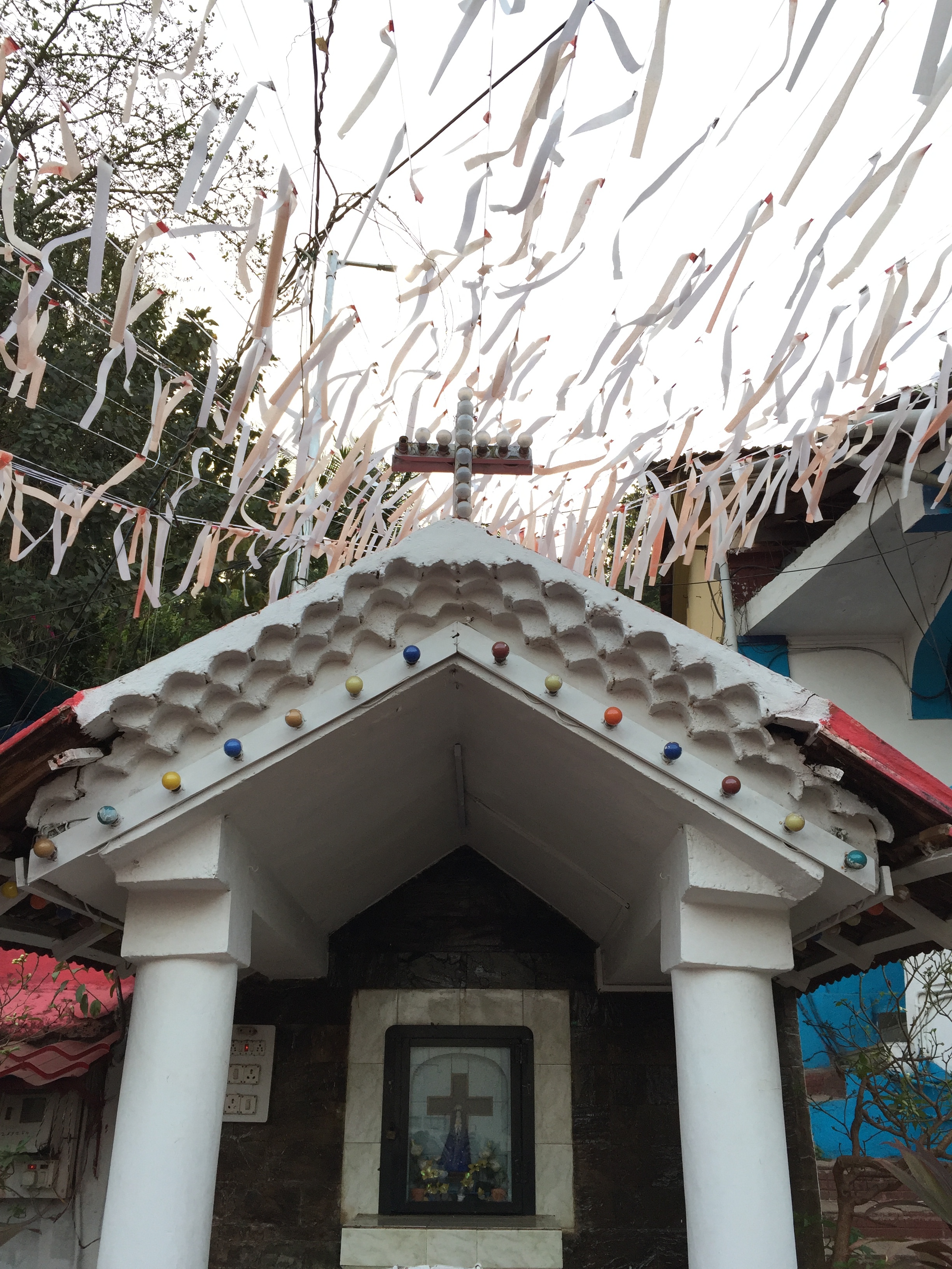 White walled temple | EAT.PRAY.MOVE Retreats | Goa, India