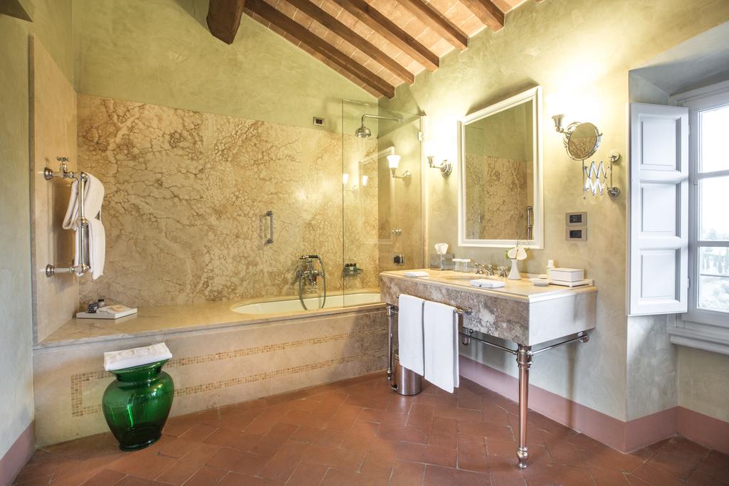 Bathroom details Castello del Nero | EAT.PRAY.MOVE Yoga | Chianti, Italy