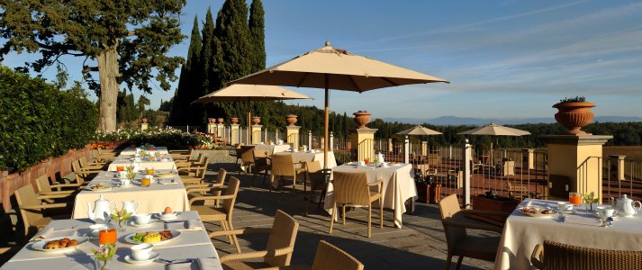 Dinner by the vineyards Castello del Nero | EAT.PRAY.MOVE Yoga | Chianti, Italy