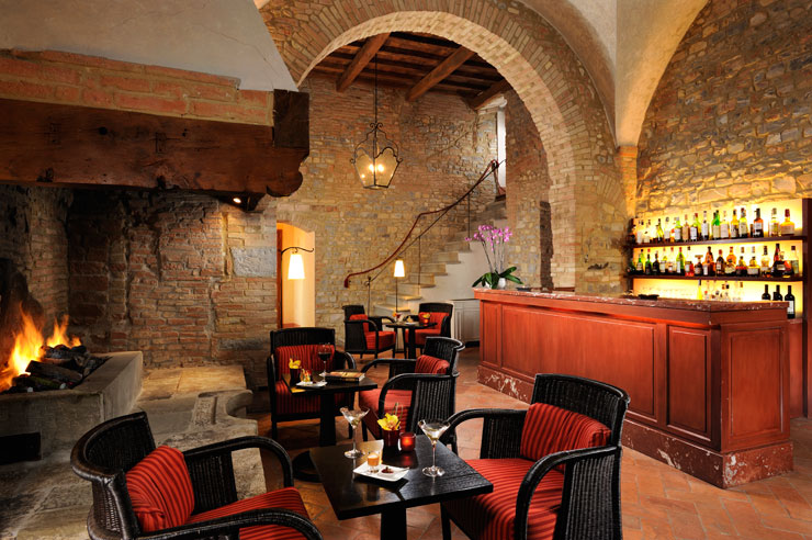 Fireside tables Castello del Nero | EAT.PRAY.MOVE Yoga | Chianti, Italy