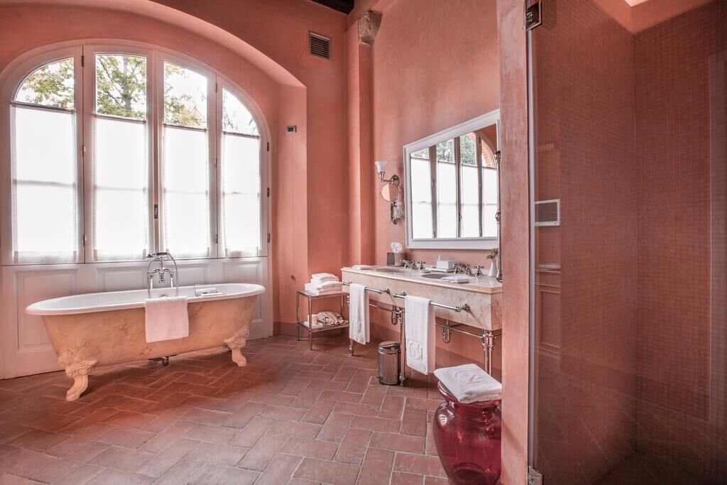 A bath to dream about Castello del Nero | EAT.PRAY.MOVE Yoga | Chianti, Italy