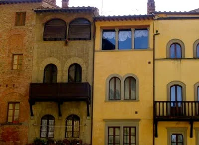 Italian day-trip \ market in Arezzo