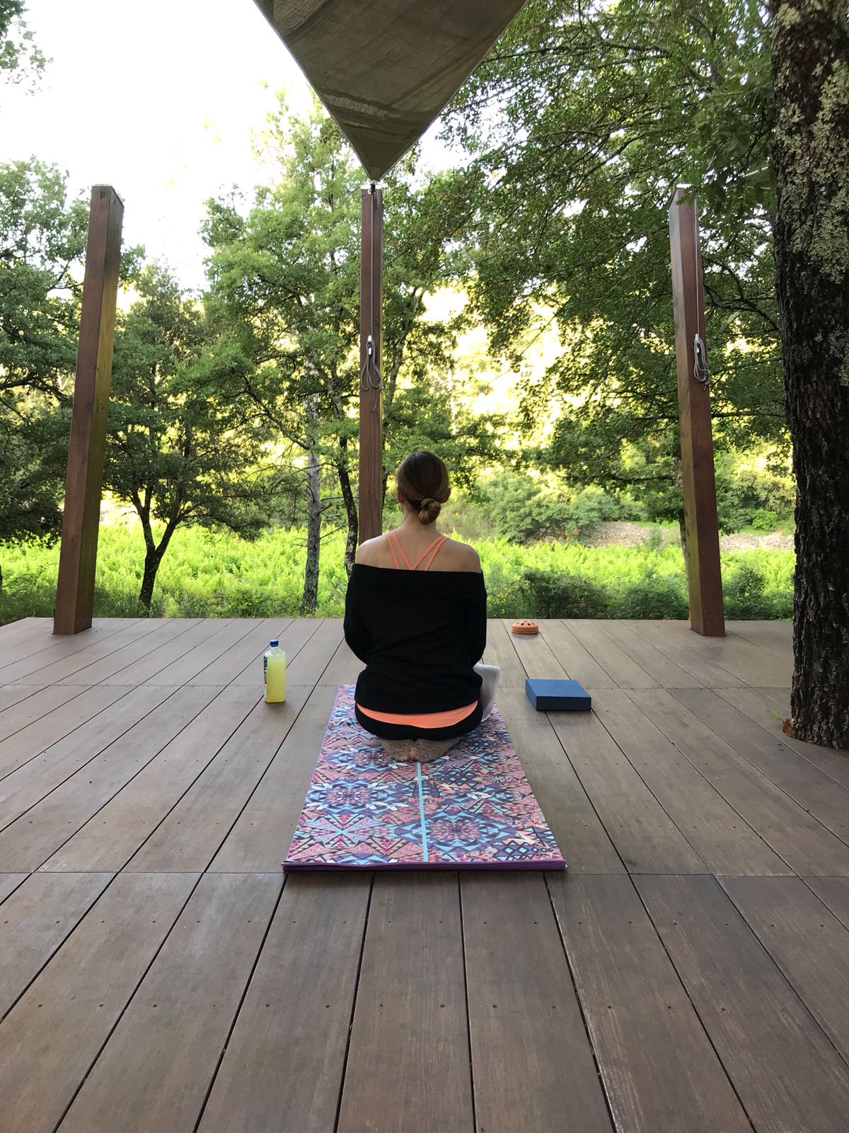 Seated meditation in the afternoon  | EAT.PRAY.MOVE Yoga Retreats | Provence, France