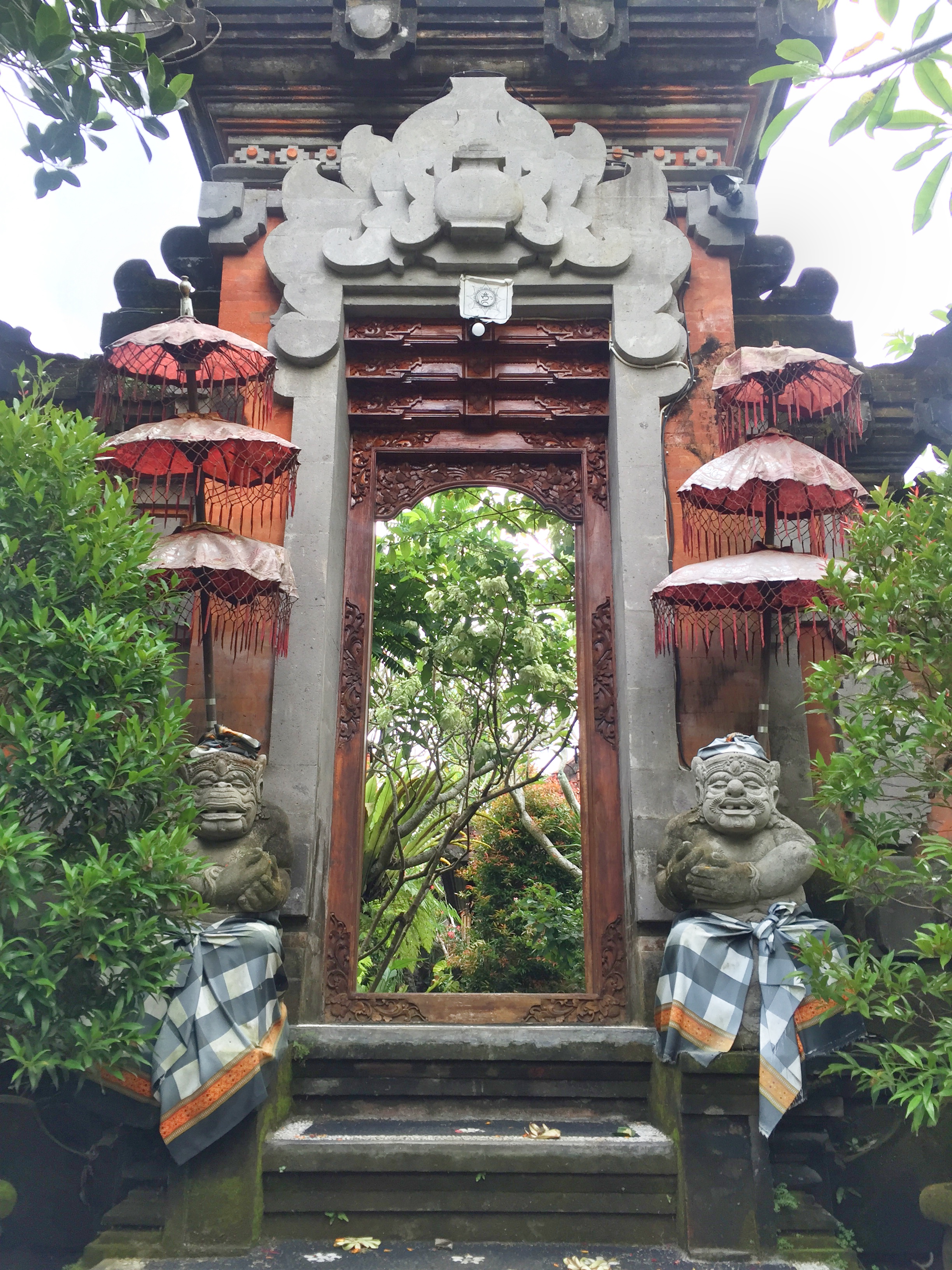 Temples and statues | EAT.PRAY.MOVE Yoga | Bali, Indonesia