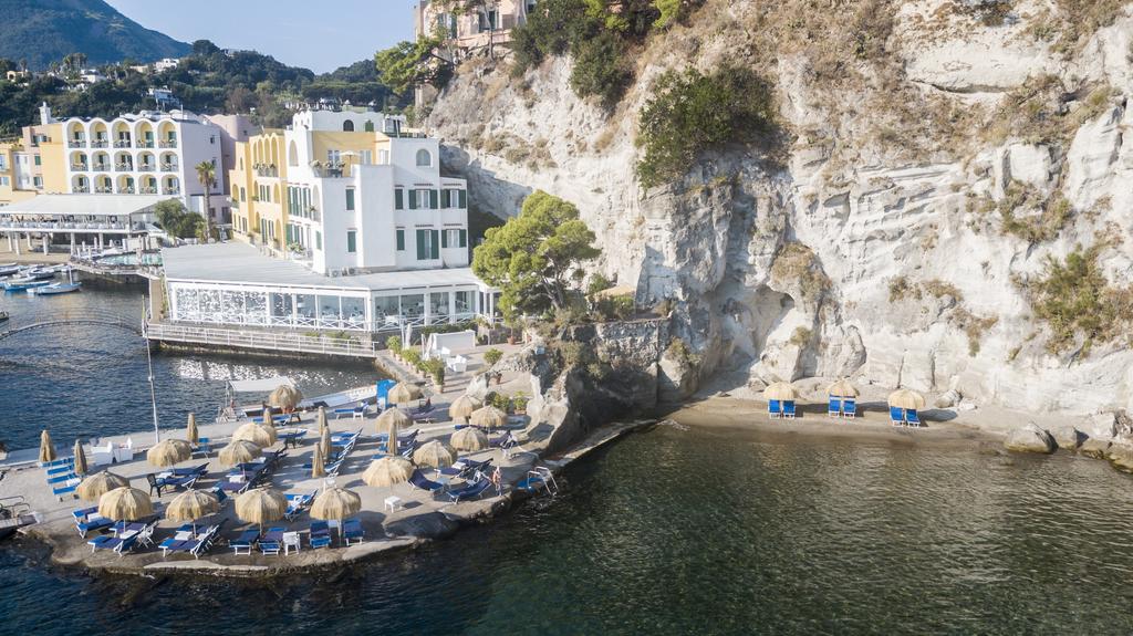 The beach at Regina Isabella | EAT.PRAY.MOVE Yoga Retreats | Ischia, Italy