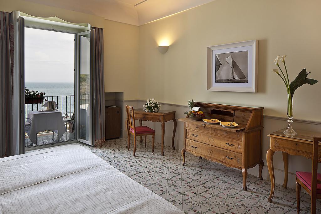 Spacious hotel room | EAT.PRAY.MOVE Yoga Retreats | Ischia, Italy
