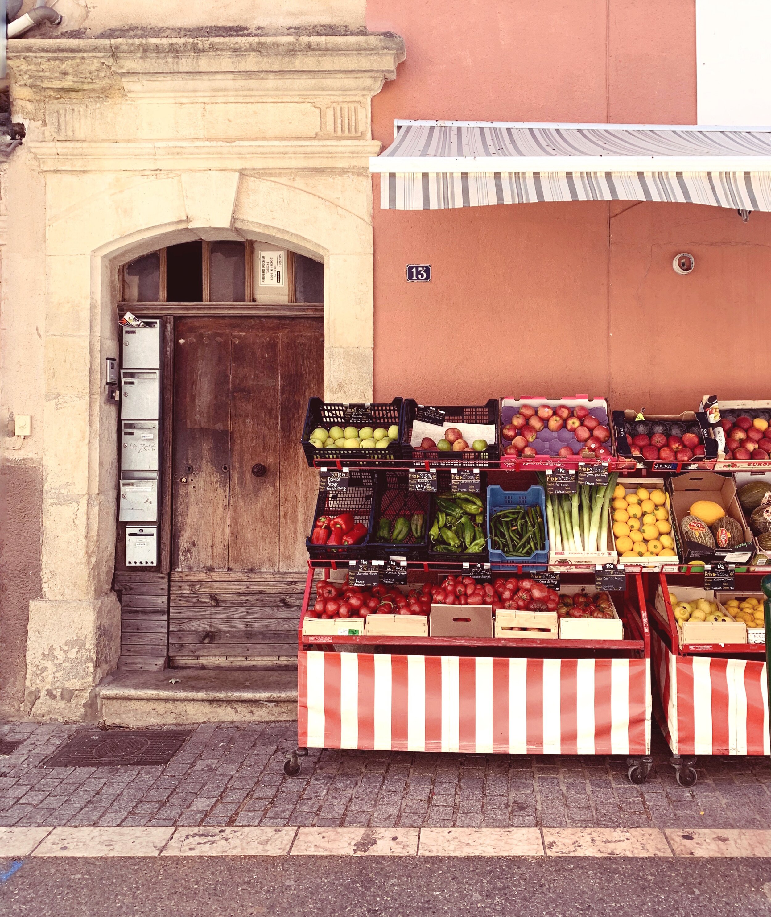 Provencal market | EAT.PRAY.MOVE | Provence, France