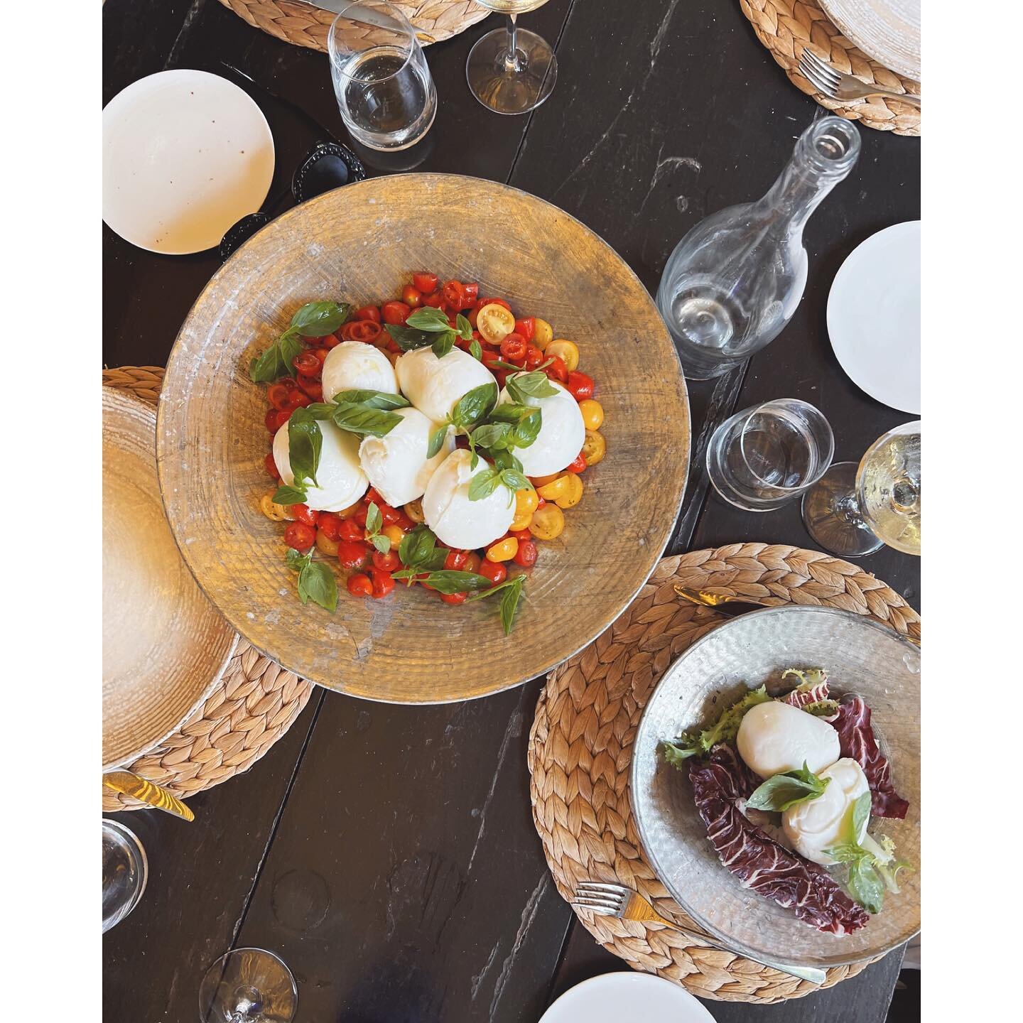 The seasonal cuisine in Ischia is simple, delicious and Italian, using fresh ingredients from the local markets and on-site gardens.  Not only do we enjoy savoring the Italian cuisine, but guests will also get to learn more about the region's vineyar