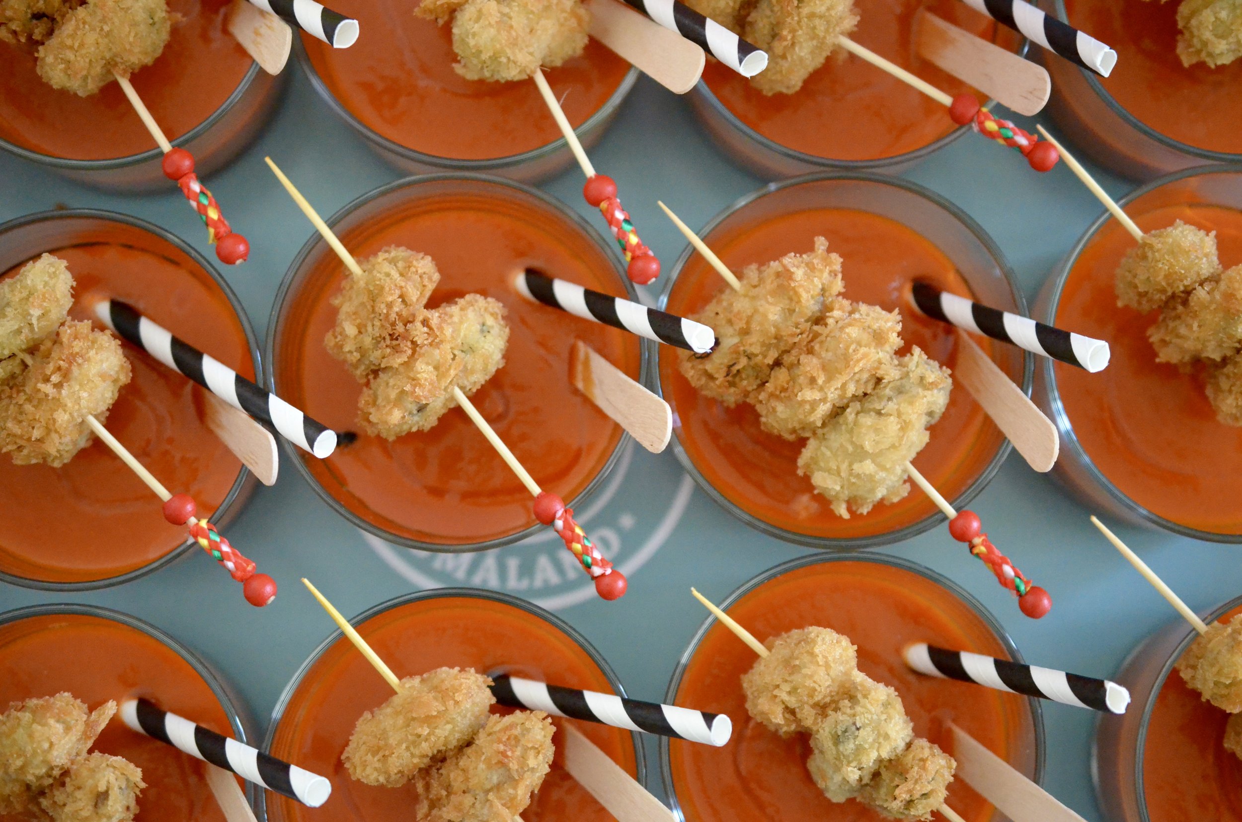 Hibiscus Dinners fingermat: Bloody Mary med sprø blåskjell