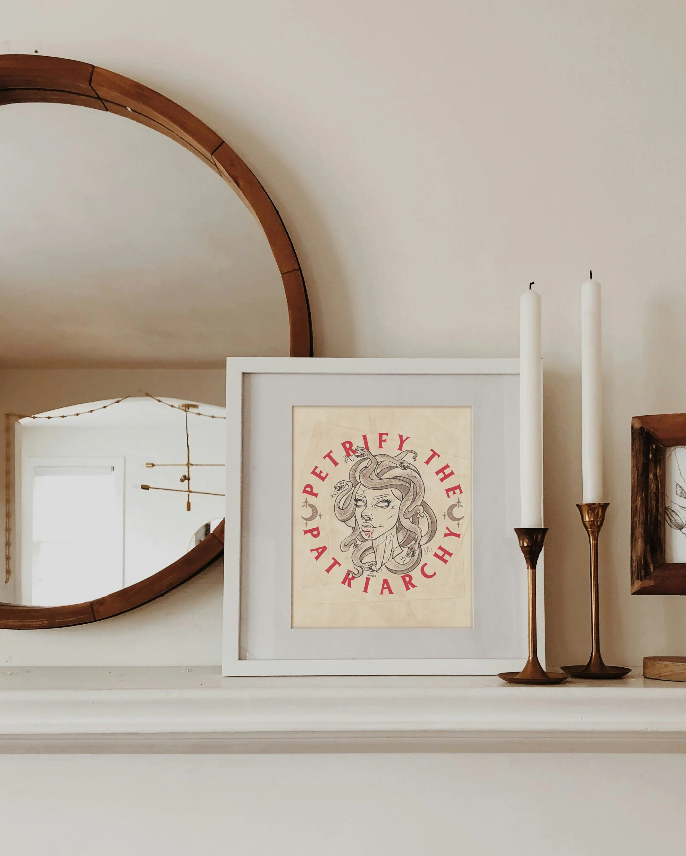MOCKUP_MANTLE_MEDUSA_FLAT.jpg