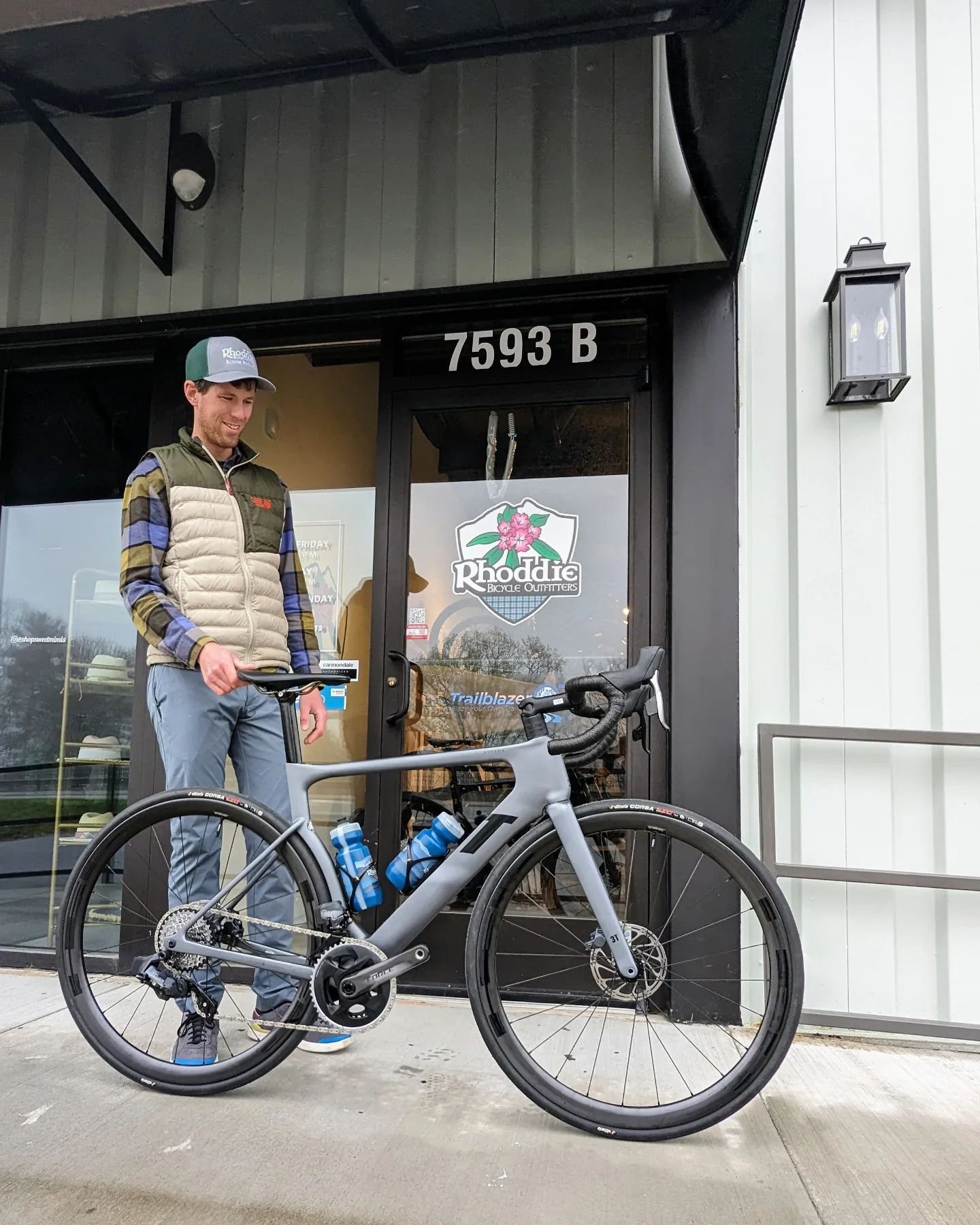 Speed &amp; Precision. Sending this gorgeous 3T Strada FORCE AXS in Charcoal to colorful Colorado today. 
&bull;
&bull;
&bull;
#3TBike #3T #Strada #3TStrada #SramRoad #ForceAxis #HEDcycling #roadbike #aerodynamic #bikelife #instacycling #bikepics #ro