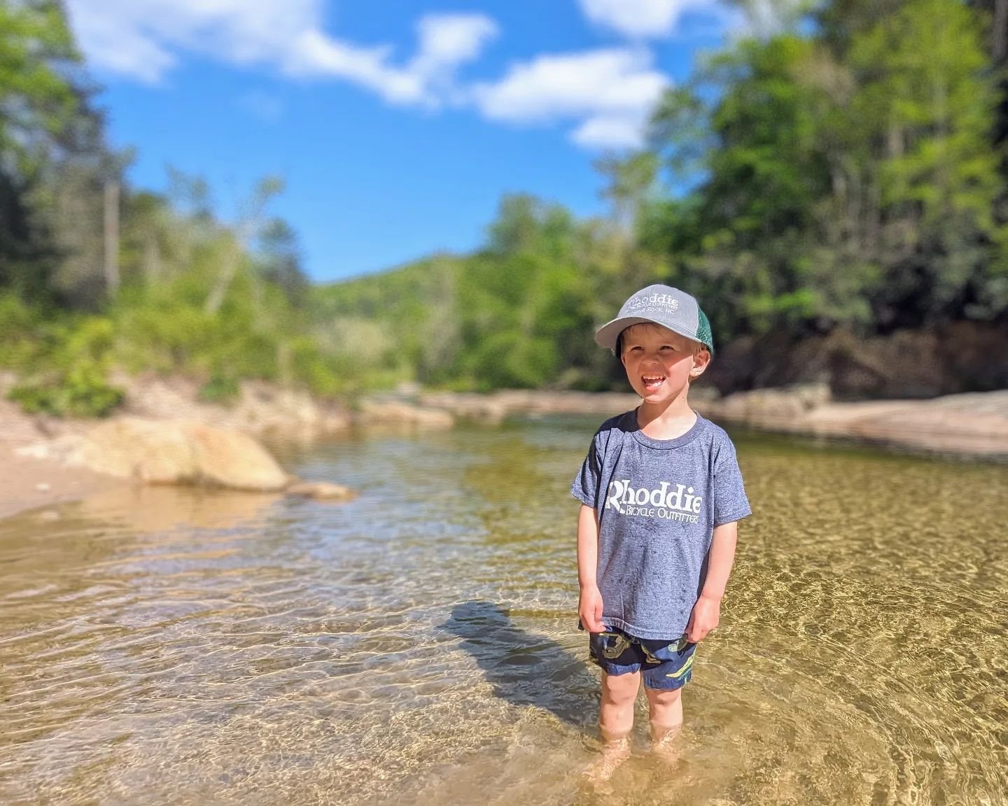 Fresh hats &amp; tees.
&bull;
&bull;
&bull;
#getRhoddiewithit #bikelife #instacycling #bikepics #roadcycling #cyclingpics #cyclinglife #gravelride #828isgreat #HighCountry #BlueRidge #bicycleshop #bicycle #cyclist #Boone #BooneNC #BlowingRock #Blowin