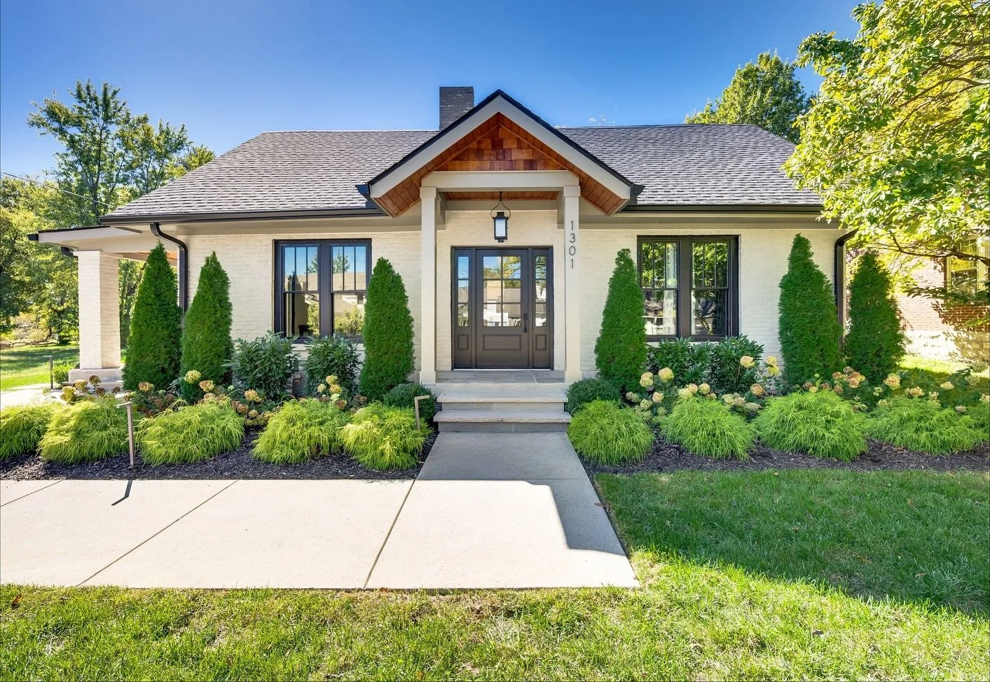 🌾 12 South 🌾 

Walkable to Sevier Park + shopping &amp; restaurants 

Originally built in 1920 &amp; completely reimagined to meet all of today&rsquo;s modern standards, including a spacious DADU.

* Comment 12South for the listing link 🌾

* DM fo