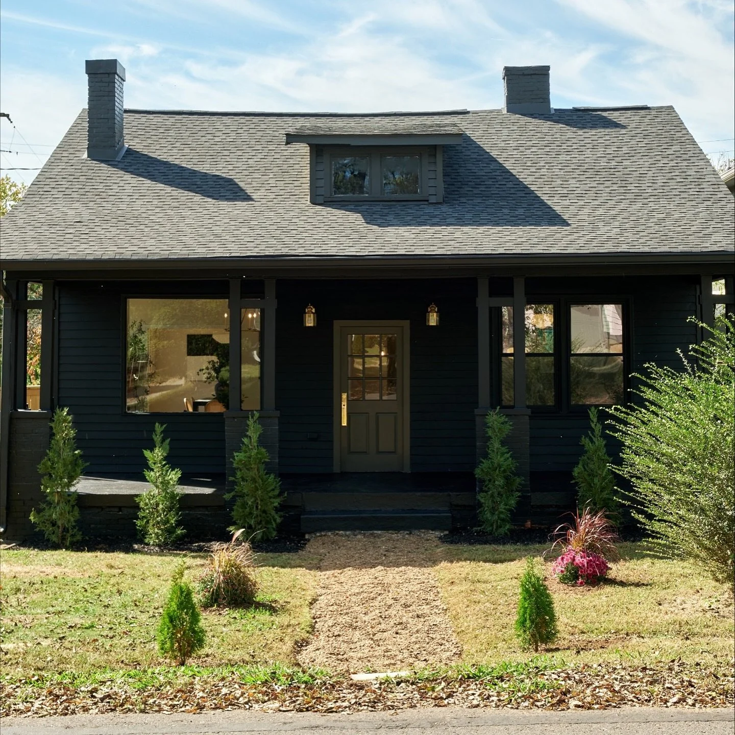 So vibey, just like the weather today 🍂

Built in 1925 &amp; recently revived with heart by Archie &amp; Boyd. Beautifully priced under $700k

* Comment HOME for the listing link

* DM with showing requests 

&bull; 3 beds + 2 baths
&bull; 1,500 sq.
