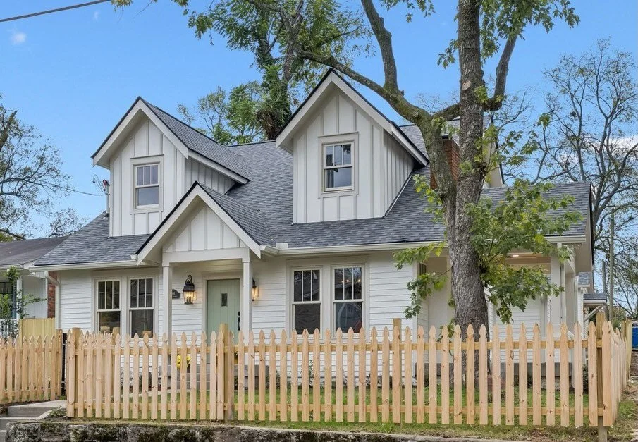 🌾 Love this new listing in Cleveland Park 🌾

* Comment HOME for the listing link 

* Dm with questions / showing requests 

&bull; Built in 1920
&bull; 5 beds + 5 baths
&bull; 3,490 sq.ft
&bull; .2 acre

_____________________

Jamie Van Zandt, Real