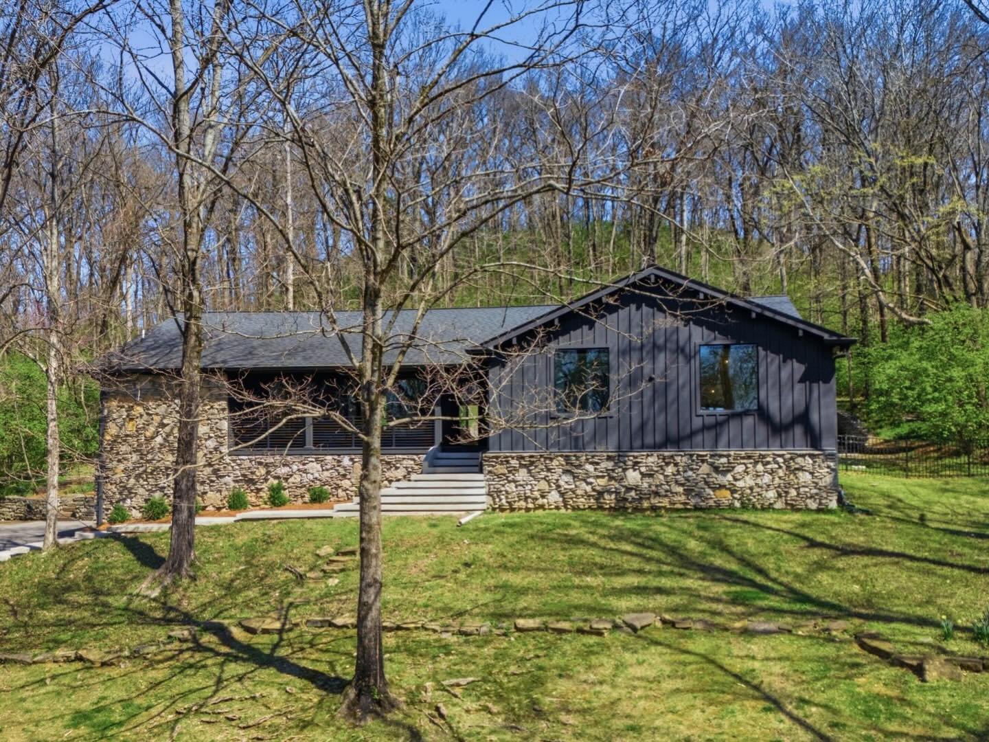 🌾 Tucked into a private cul-de-sac in the majestic setting of Forest Hills rests this unassuming estate, combining privacy and refined design.

Located minutes from Green Hills, Brentwood, and Richland Country Club 🌾

* Comment HOME and I&rsquo;ll 