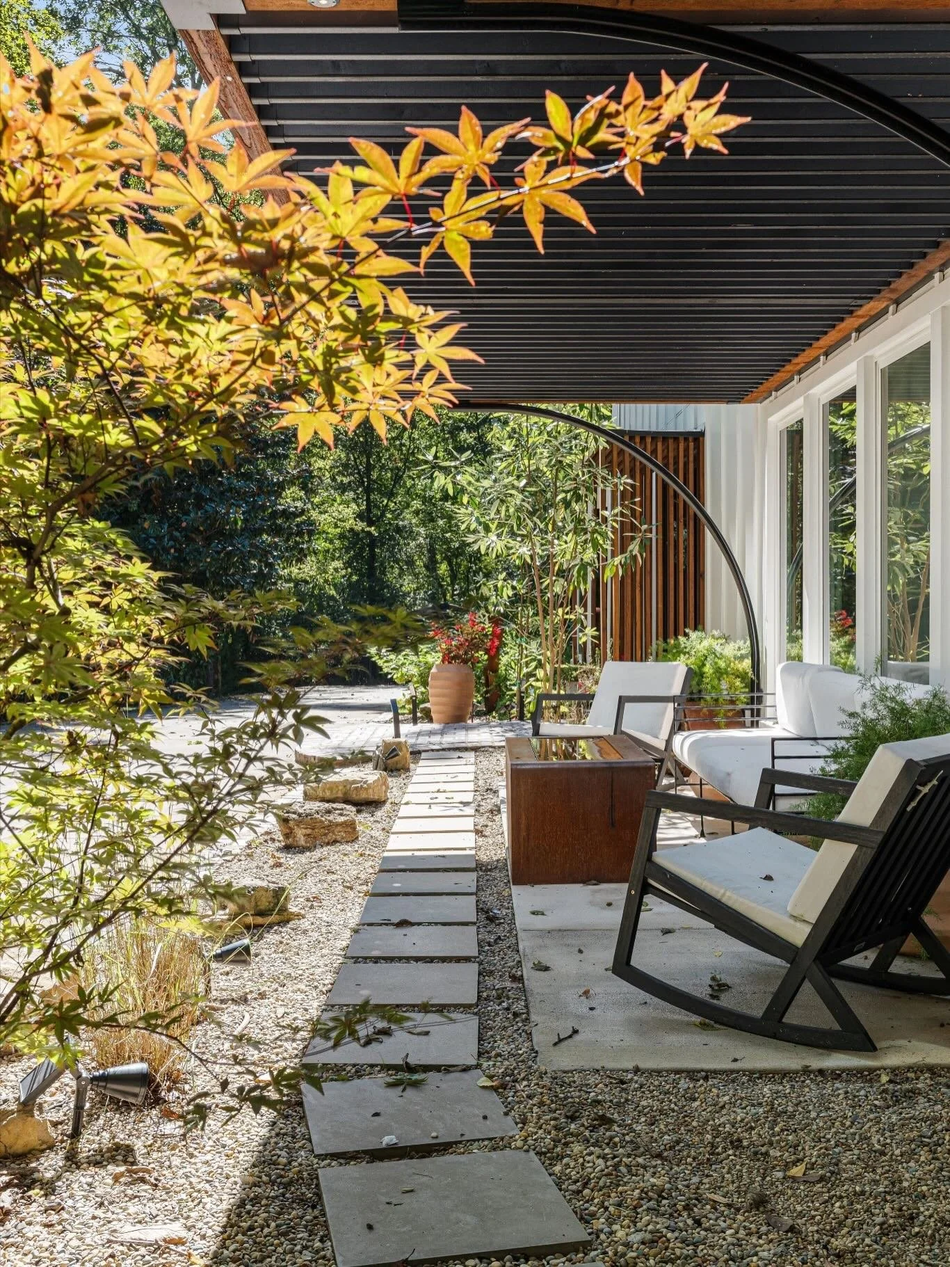 🌾 This Forest Hills darlin&rsquo; just enjoyed a price adjustment and it&rsquo;s just too good not to reshare. 

~ Twice featured in Southern Living, the home&rsquo;s latest reinvention feels more Elle Decor than traditional ~ a vibrant, artful revi