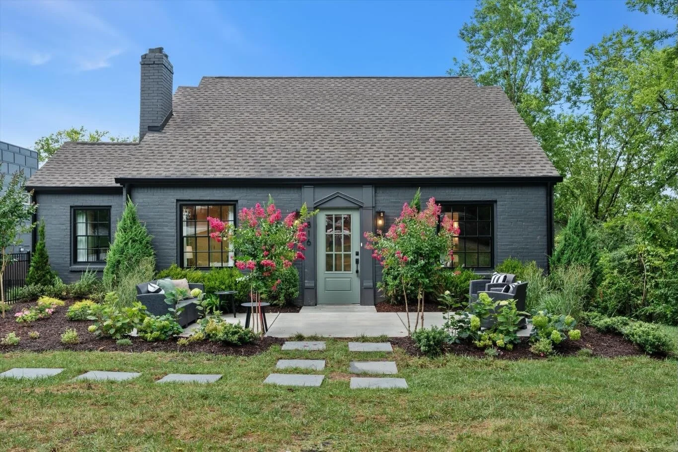 🌷 Such a darling renovation located in the historic neighborhood of Belmont / 12 South, featuring a detached garage with a private apartment above 🌷

* Comment HOME for the listing link 

* DM with showing requests and/or inquiries 

&bull; Built i