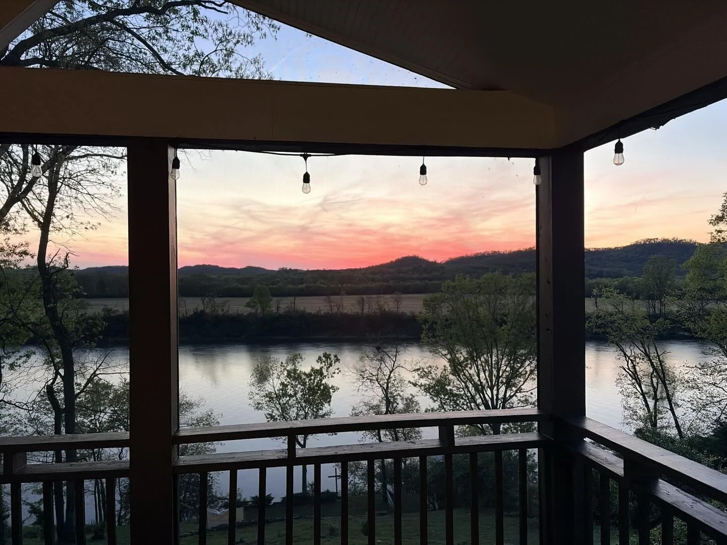 🌾 There just aren&rsquo;t that many opportunities to own a riverfront property in West Nashville, but alas, here one is!

* Comment HOME and I&rsquo;ll send you the listing link!

* DM w showing requests and inquiries 

&bull; 3 beds + 2 baths
&bull