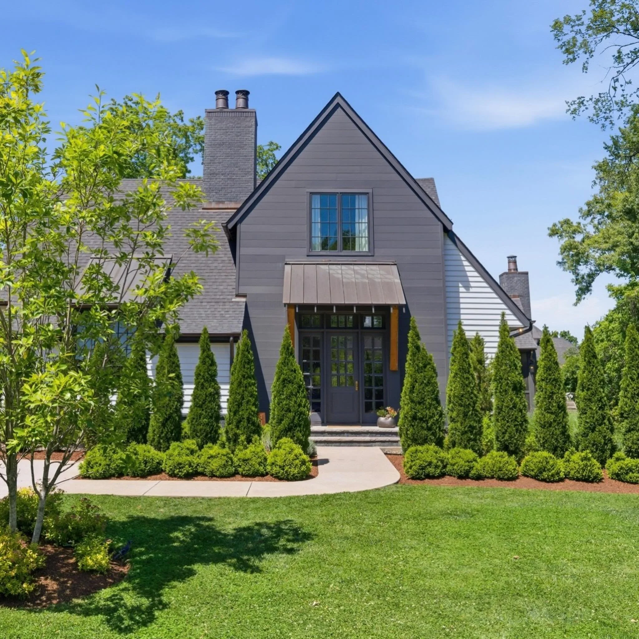 🌾 Stunning newer construction in Green Hills.
Tucked away on a quiet street surrounded by gorgeous homes, this hidden pocket is truly special ~ just minutes from 12 South, Brentwood, Hill Center, and Radnor Lake.

* Comment HOME and I&rsquo;ll send 