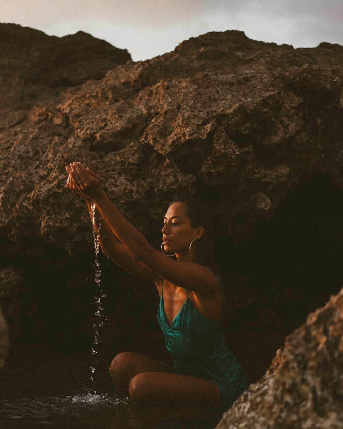 stay connected to the source💧
👗 @turquoiselane 
👁️ @brooklynhawaii