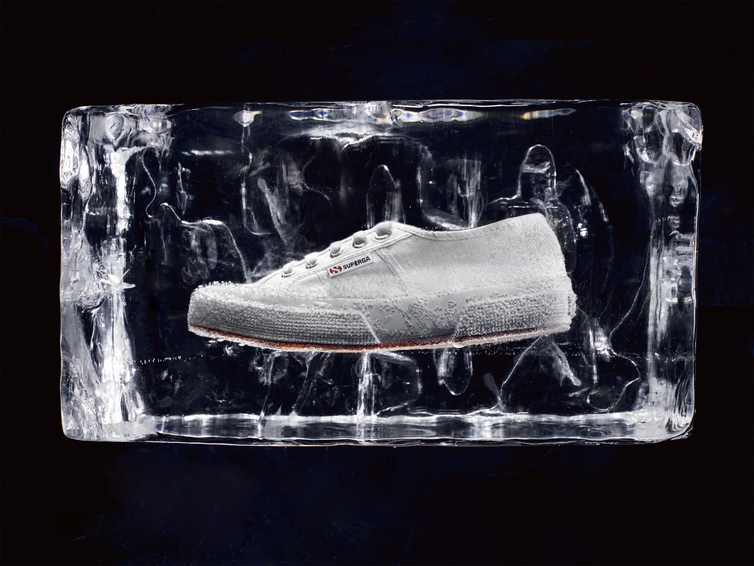 160916_Superga_Shot01_2750White_101_v2QC_RGB-2 (1).jpg