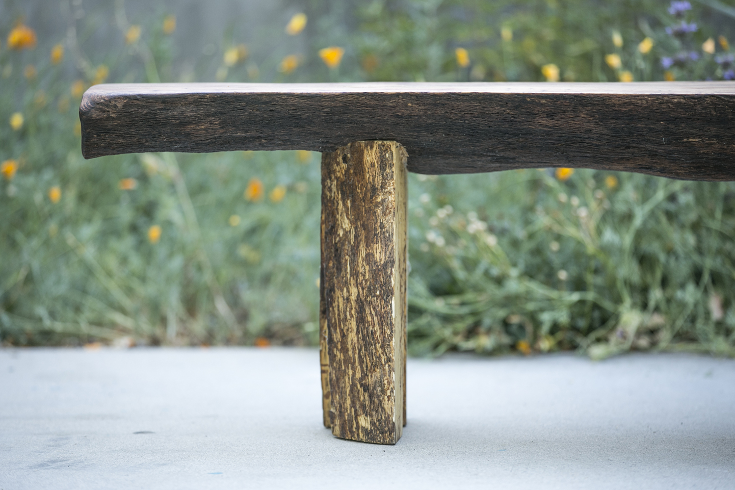 Large-oak-bench-split-legs-Detail-1.jpg