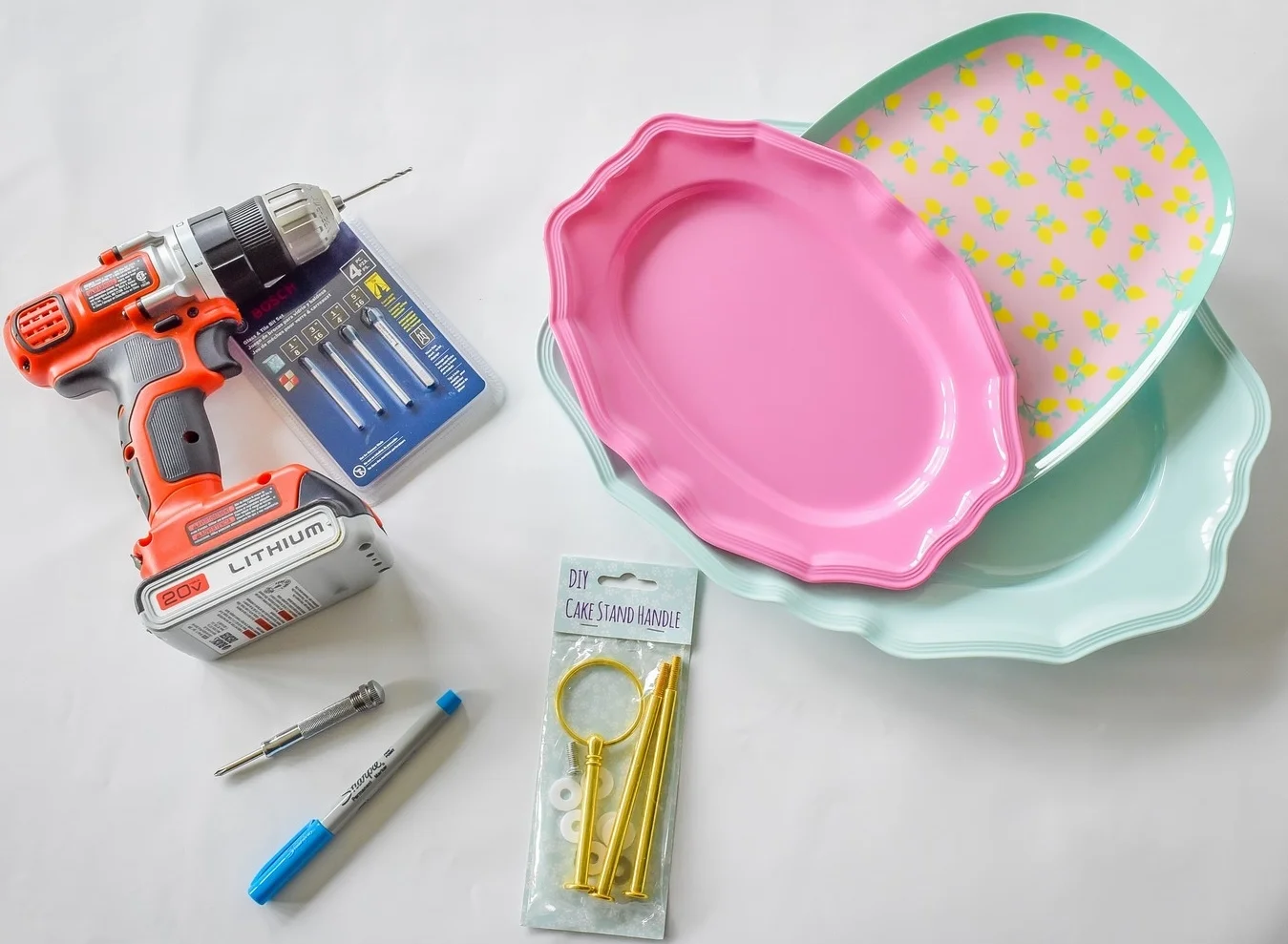 how_to_make_a_DIY_cake_stand.jpg