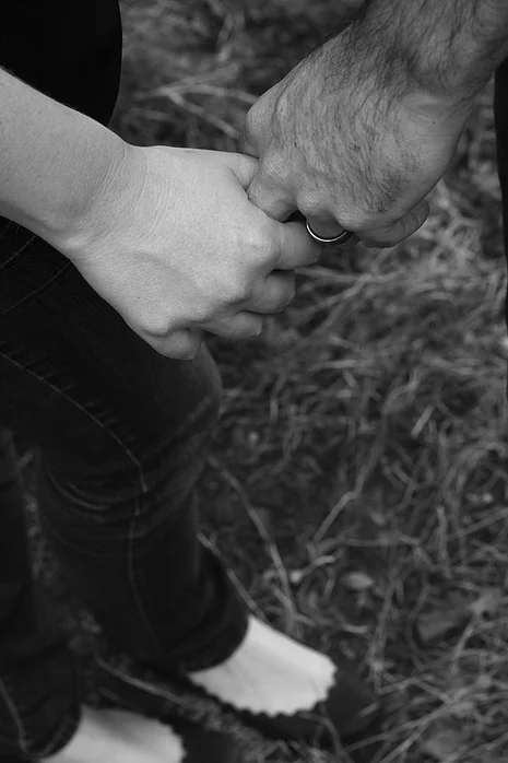 handhold-wedding-portrait.jpg