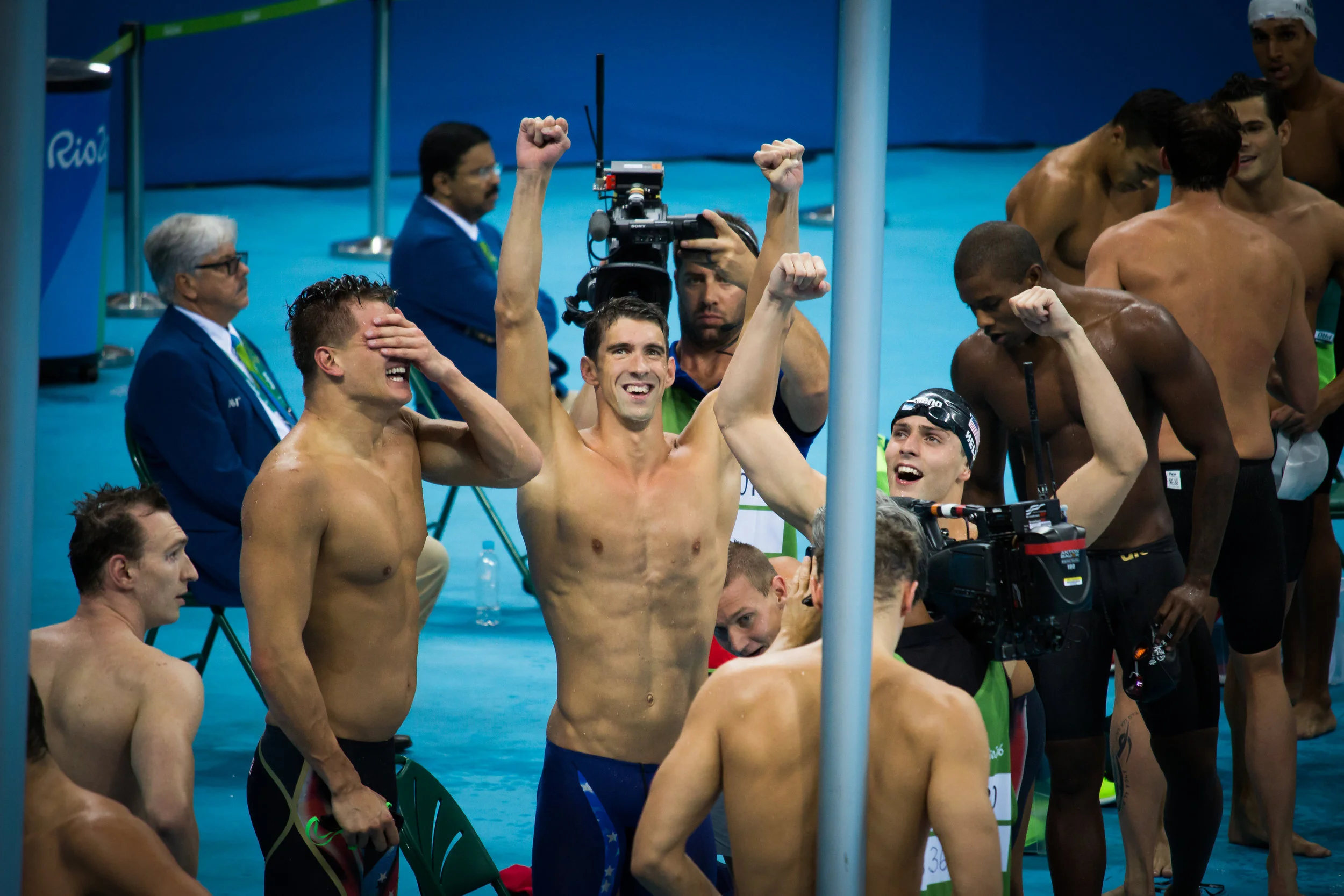 Mens USA relay wins with Phelps.jpg